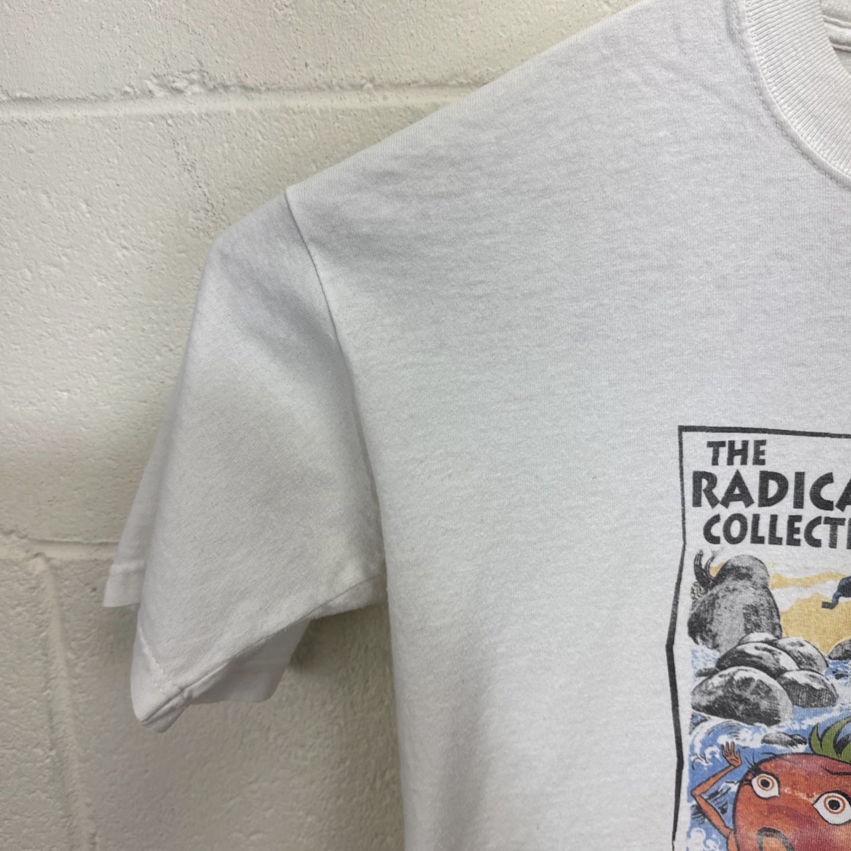 Vintage VINTAGE Screen Stars Radical Fruit Company Graphic T Shirt Medium White Mens Size US M / EU 48-50 / 2 - 5 Thumbnail