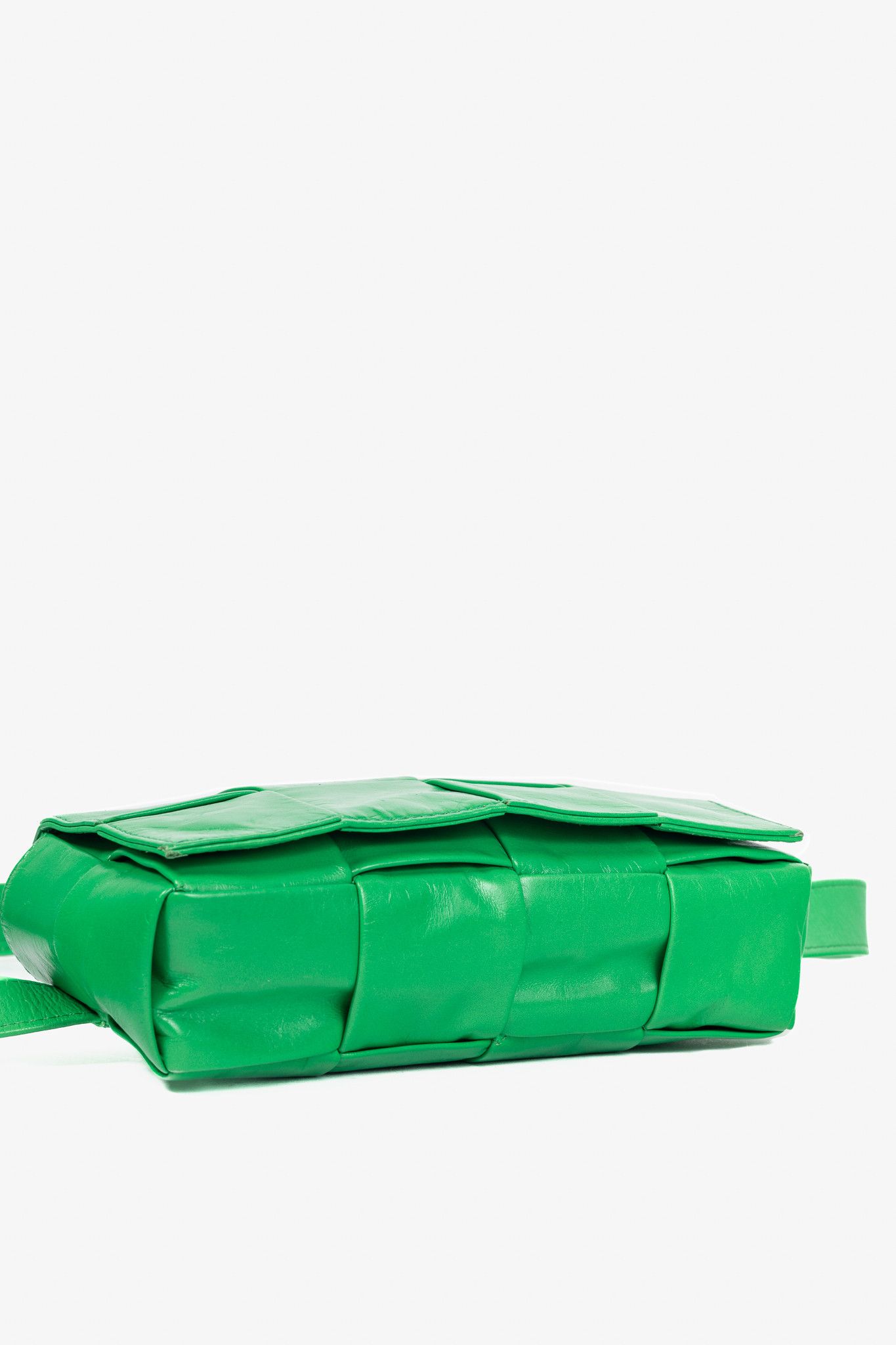 Bottega Veneta Bottega Veneta Cassette Mini Green Intreccio-Woven Belt Bag Size ONE SIZE - 5 Thumbnail