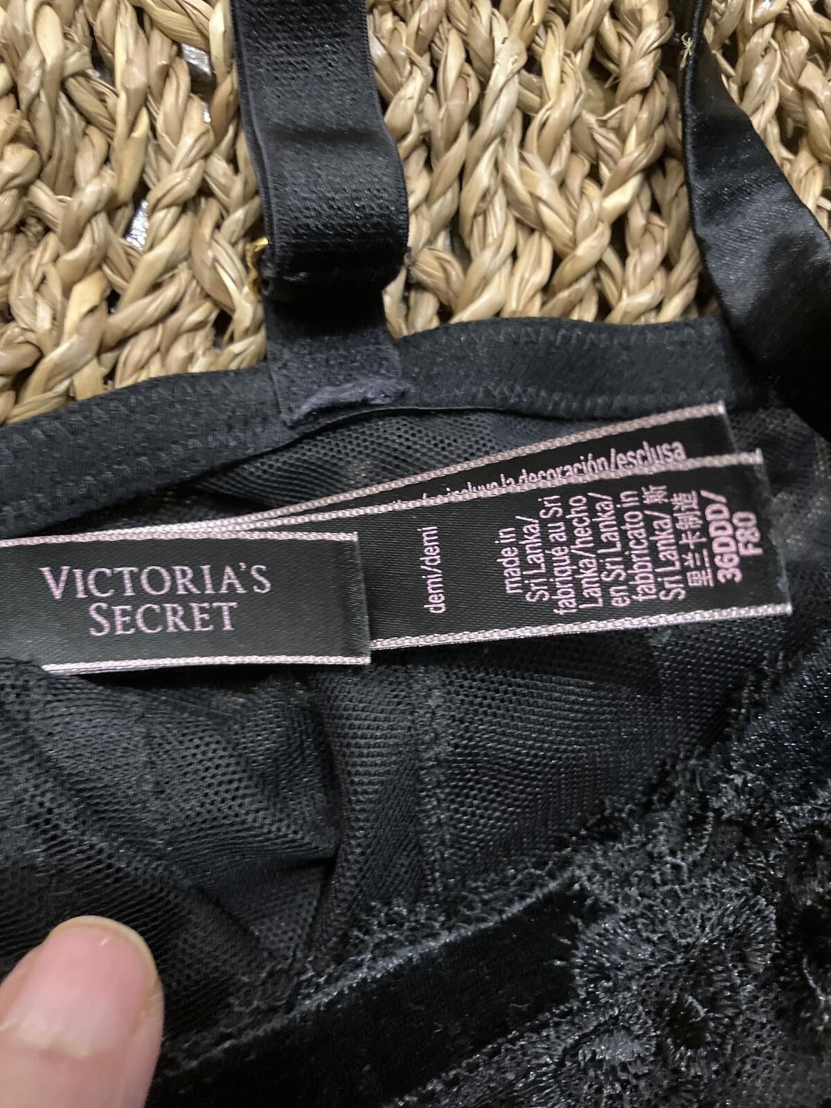 Other NWOT Victoria's Secret Black Lace Underwire Bra Size 36DD Size ONE SIZE - 2 Thumbnail