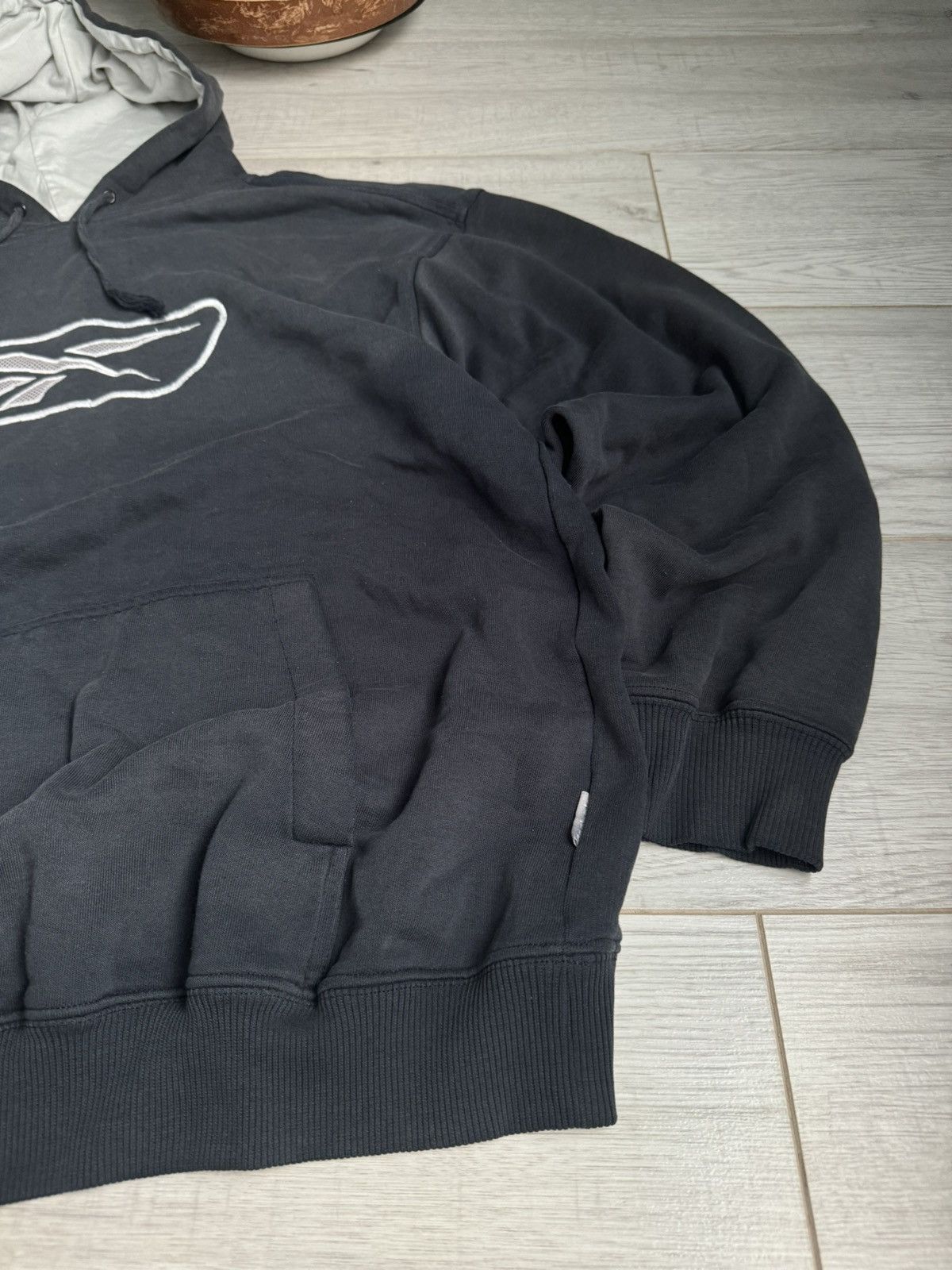Reebok × Vintage Vintage Oversized Hype Faded Black Hoodie center logo Reebok Size US L / EU 52-54 / 3 - 3 Thumbnail