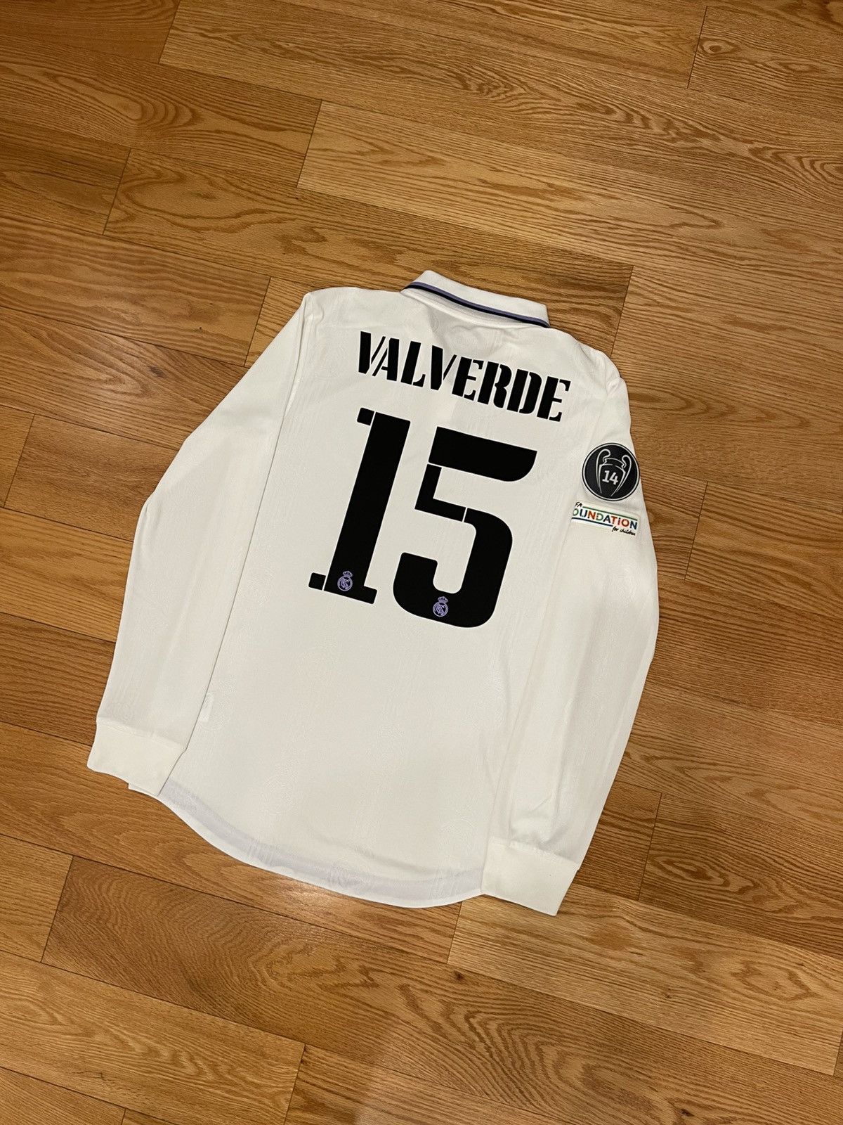Authentic Real Madrid FEDE VALVERDE 2022/23 home jersey