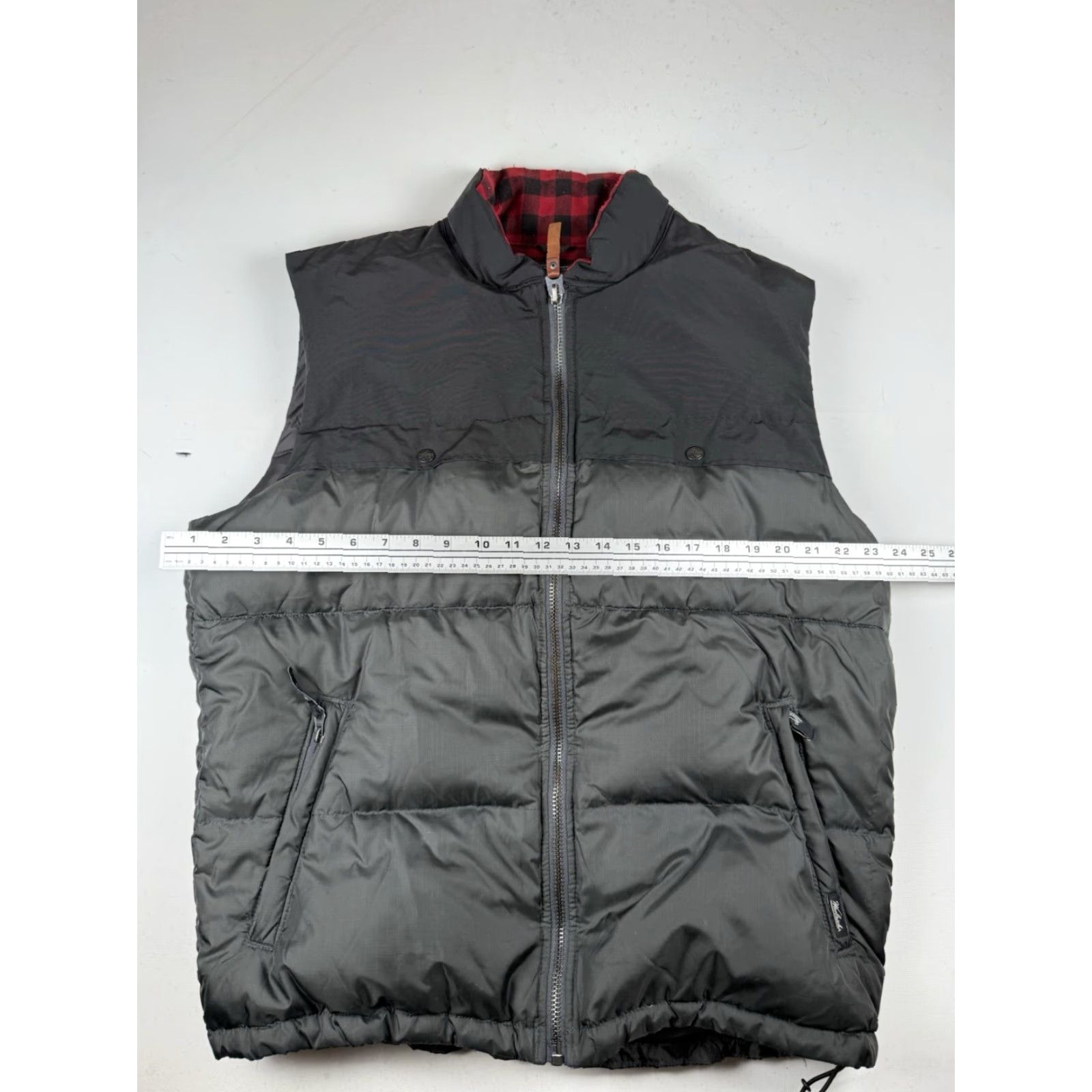 Vintage Woolrich Vest Puffer Mens Large Black Down Insulated Nylon Zip Hiking Outdoors Sleeveless Classic Outdoor Hunting Pockets Fall Winter Spring Mens Size US L / EU 52-54 / 3 - 4 Thumbnail