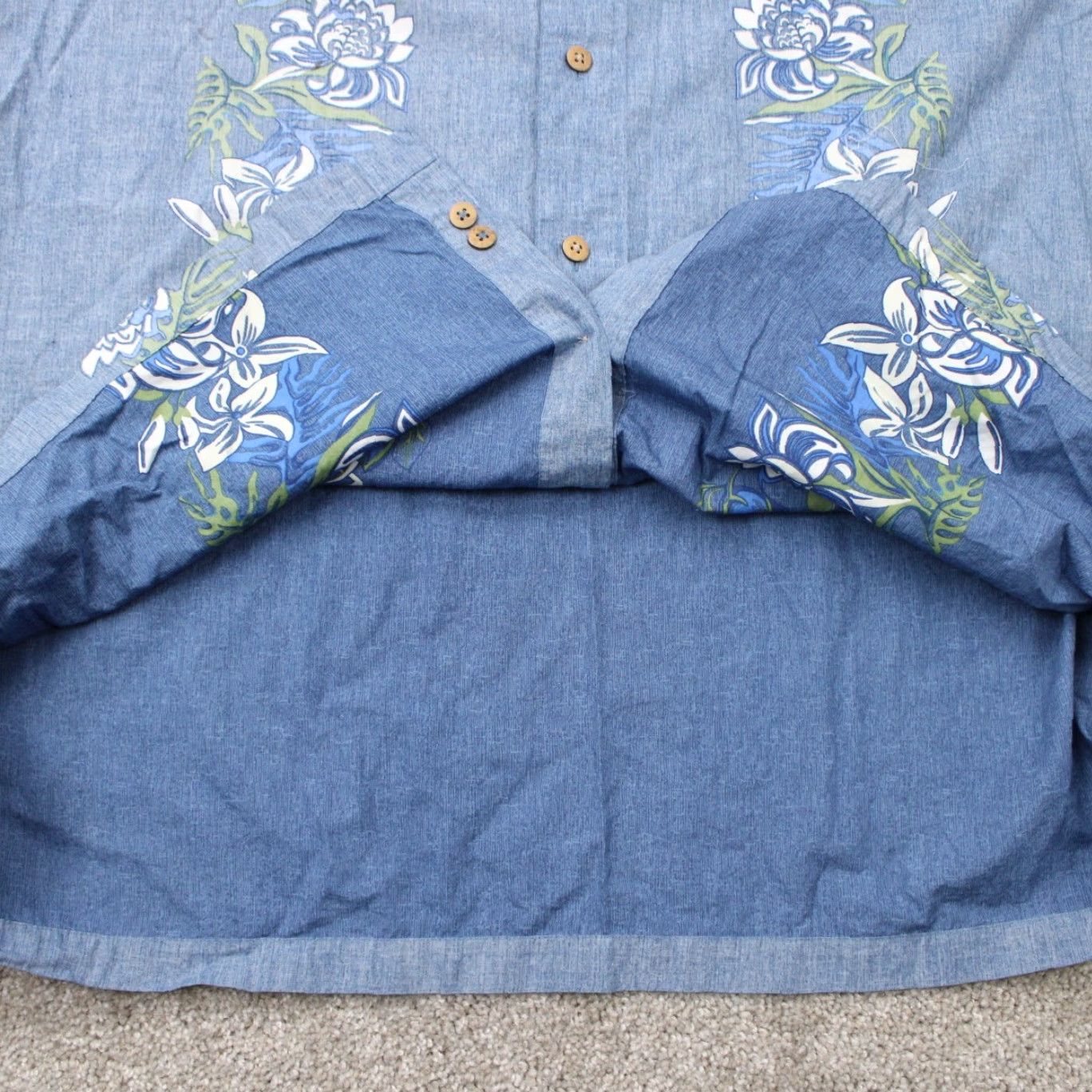 Vintage Batik Bay Shirt Mens 2XL Blue Floral Reverse Print 100% Cotton Short Sleeve Button-Up Size US XXL / EU 58 / 5 - 6 Thumbnail