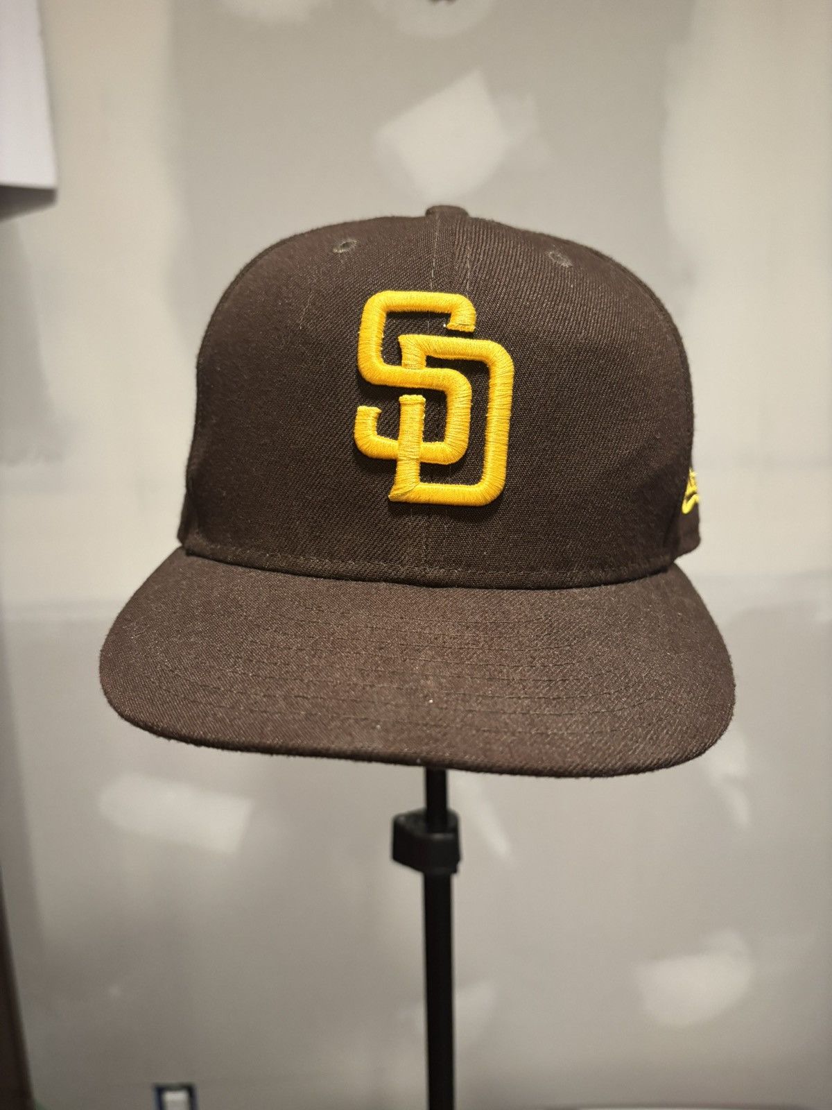 New Era × Vintage San Diego Padres Fitted Baseball Hat Size ONE SIZE - 1 Thumbnail