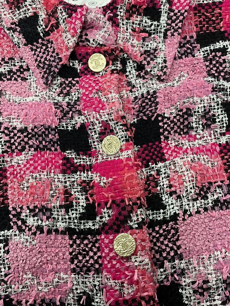 Chanel chanel Series pink tweed plaid short Size XS / US 0-2 / IT 36-38 - 2 Thumbnail