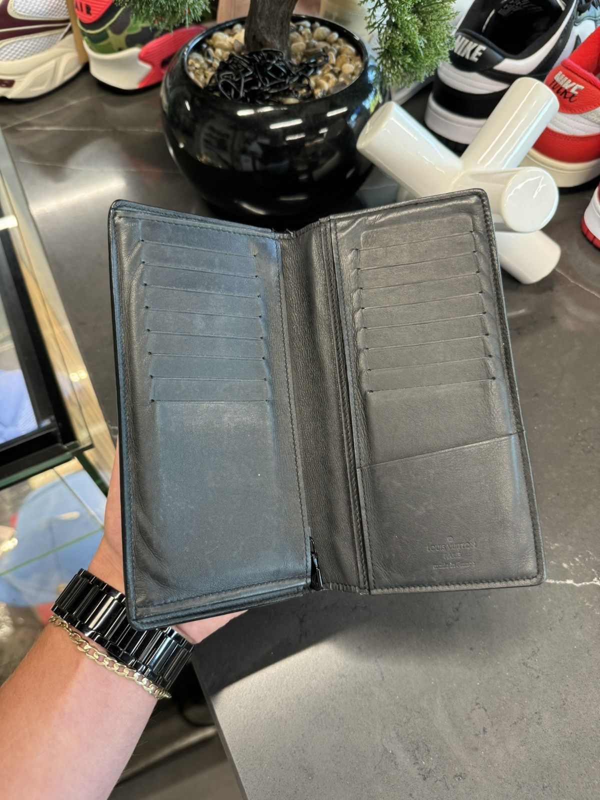 Louis Vuitton Louis Vuitton Brazza Wallet Monogram Shadow Size ONE SIZE - 2 Thumbnail