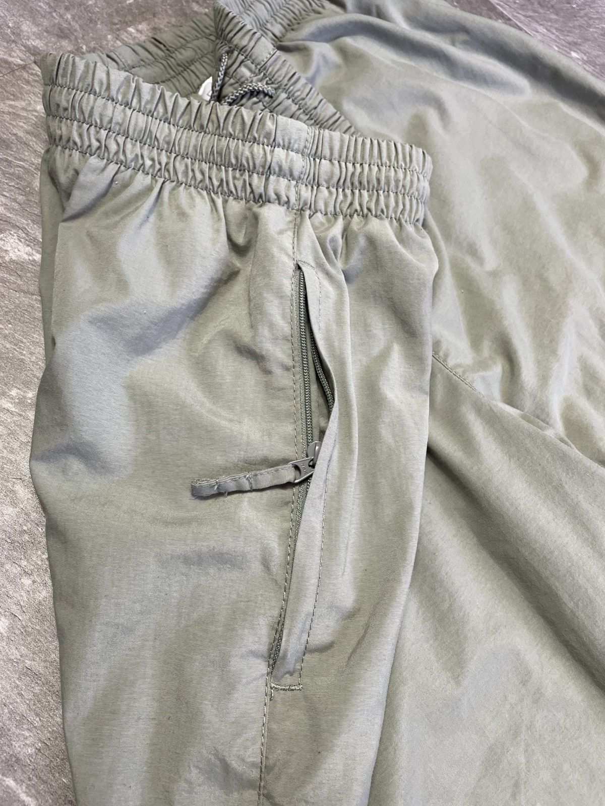 Nike 00s Nike Vintage Nylon Baggy Swoosh Drill Joggers Pants Y2K Size US 32 / EU 48 - 6 Thumbnail