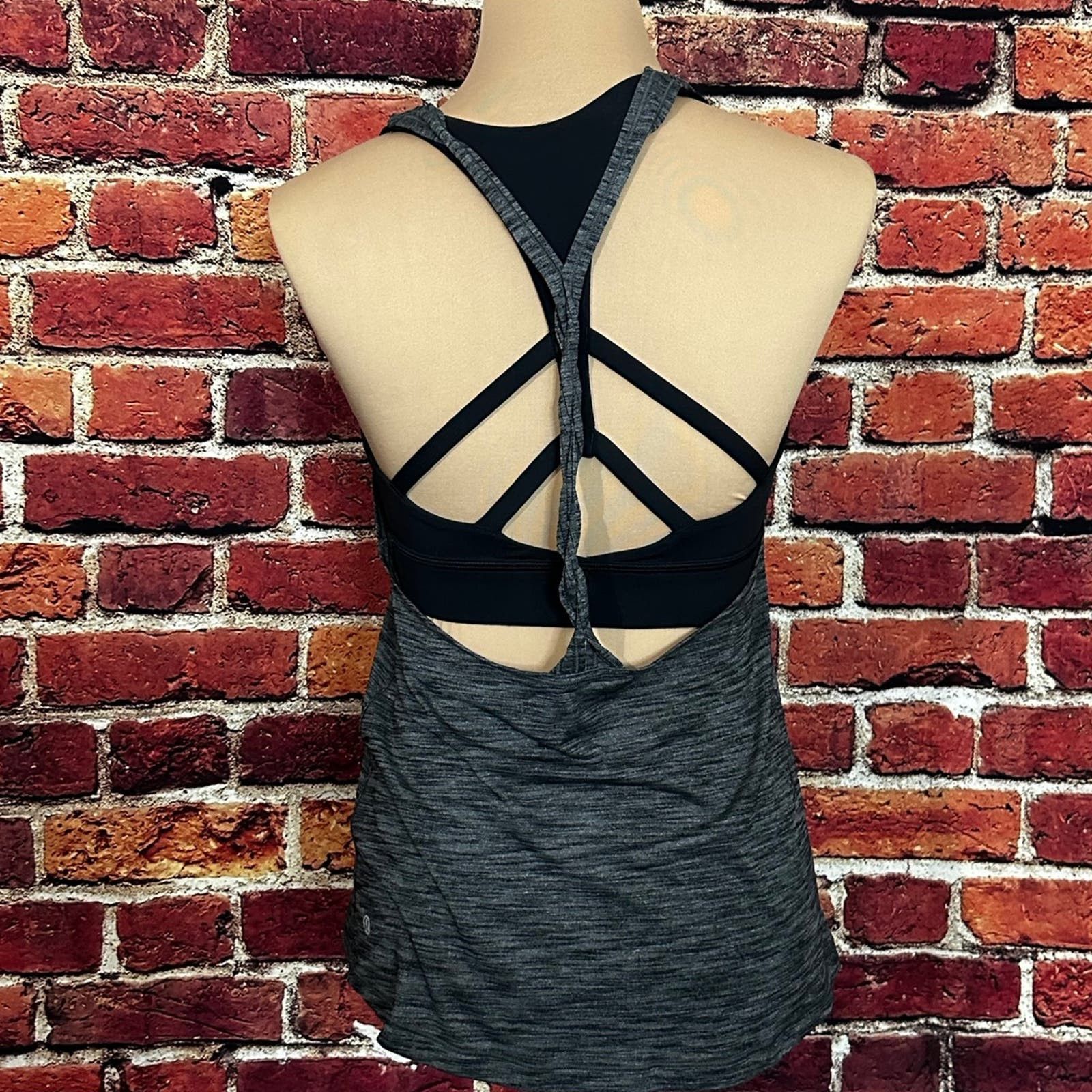 Lululemon lululemon tank top size 8 Size M / US 6-8 / IT 42-44 - 2 Thumbnail