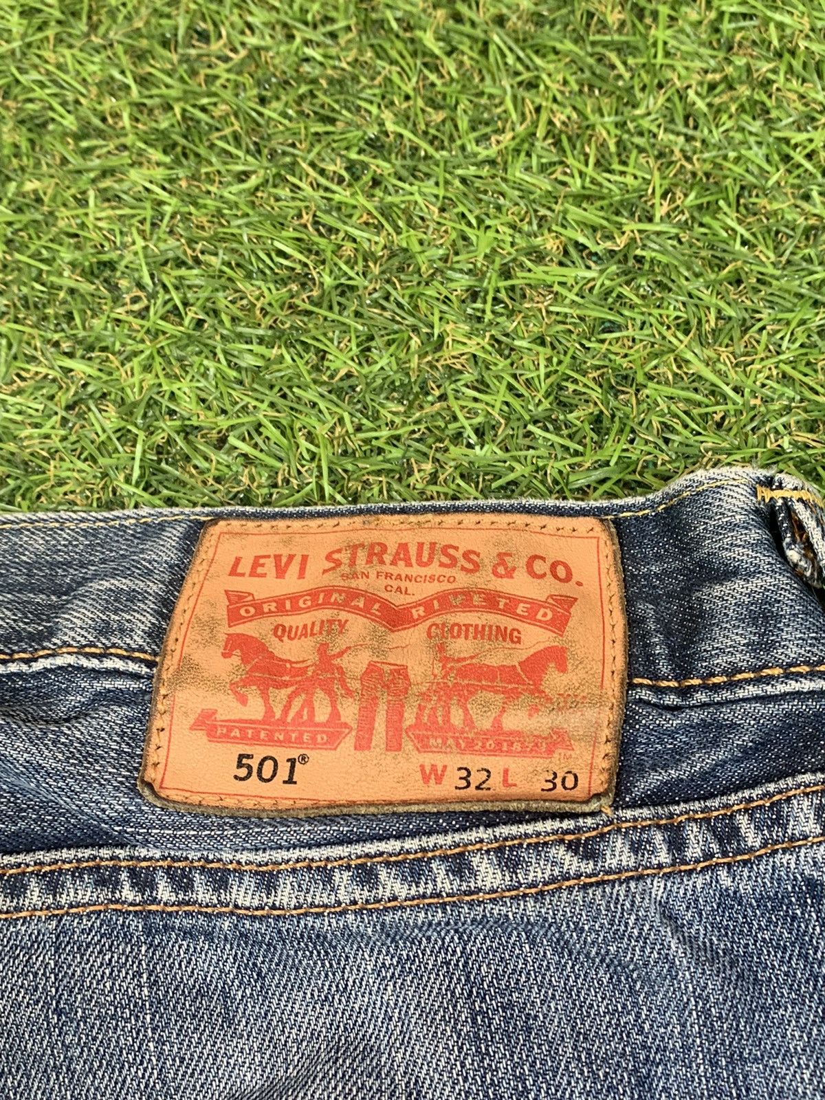 Levi's Vintage Levi’s 501 jeans denim faded style size 32x30 Size US 32 / EU 48 - 5 Thumbnail