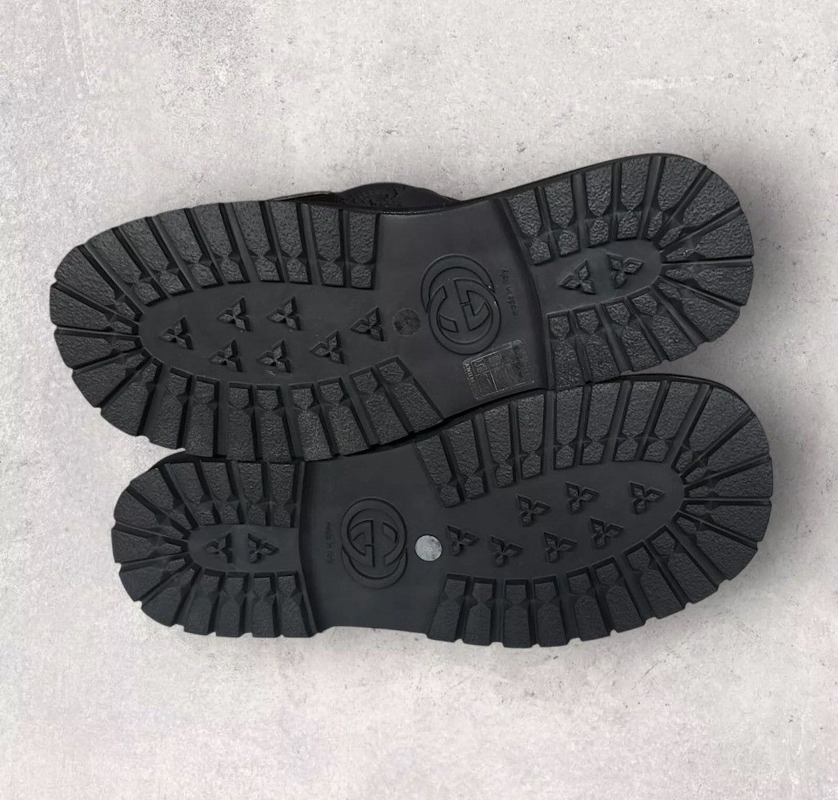 Gucci Gucci Monogram Padded Slides Size US 9 / EU 42 - 7 Thumbnail