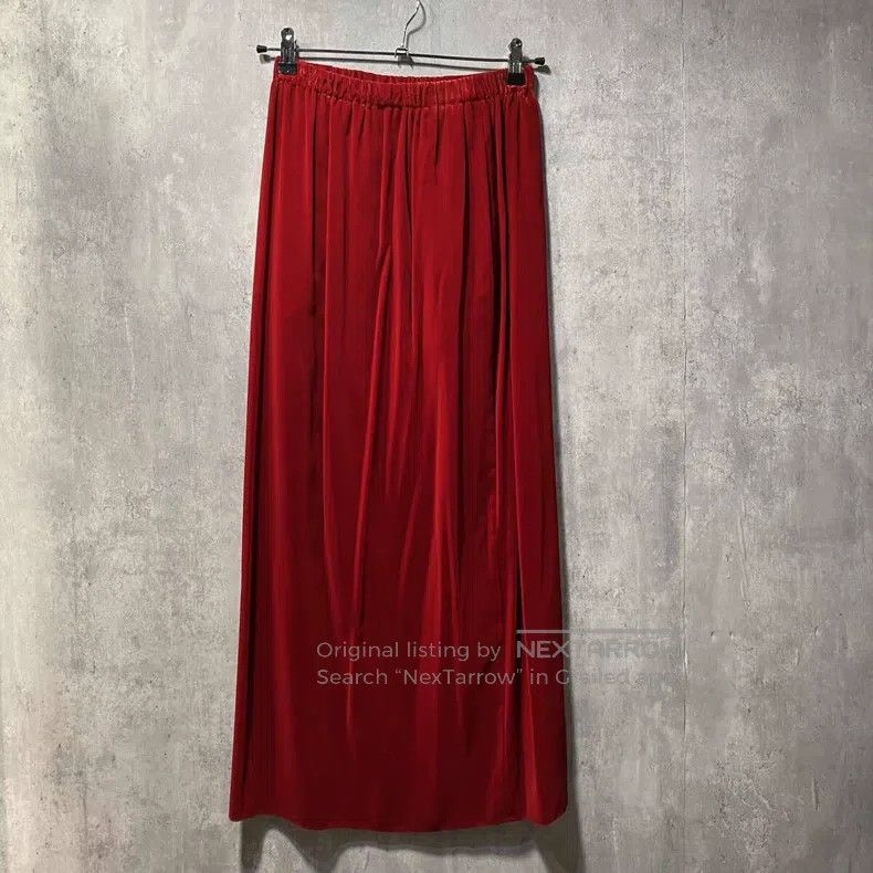 Comme des Garcons Comme Des Garcons size M Red Velvet Skirt Size 23" - 1 Thumbnail