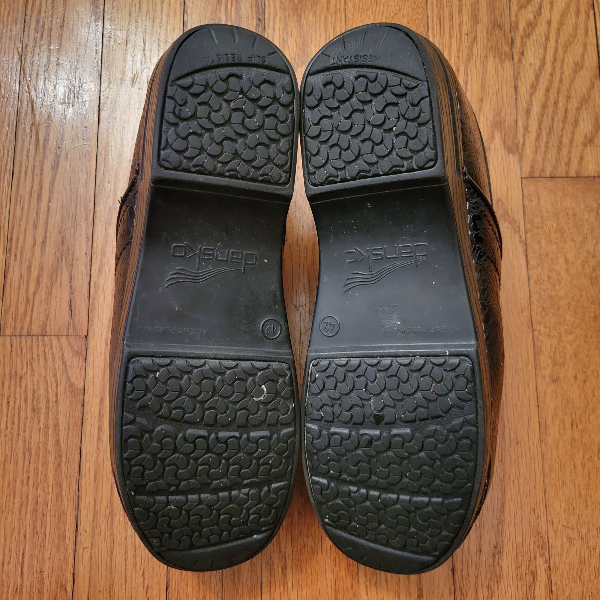 Dansko Dansko XP 42 Black Professional Tooled Floral Leather Clogs Size US 12 / IT 42 - 5 Thumbnail