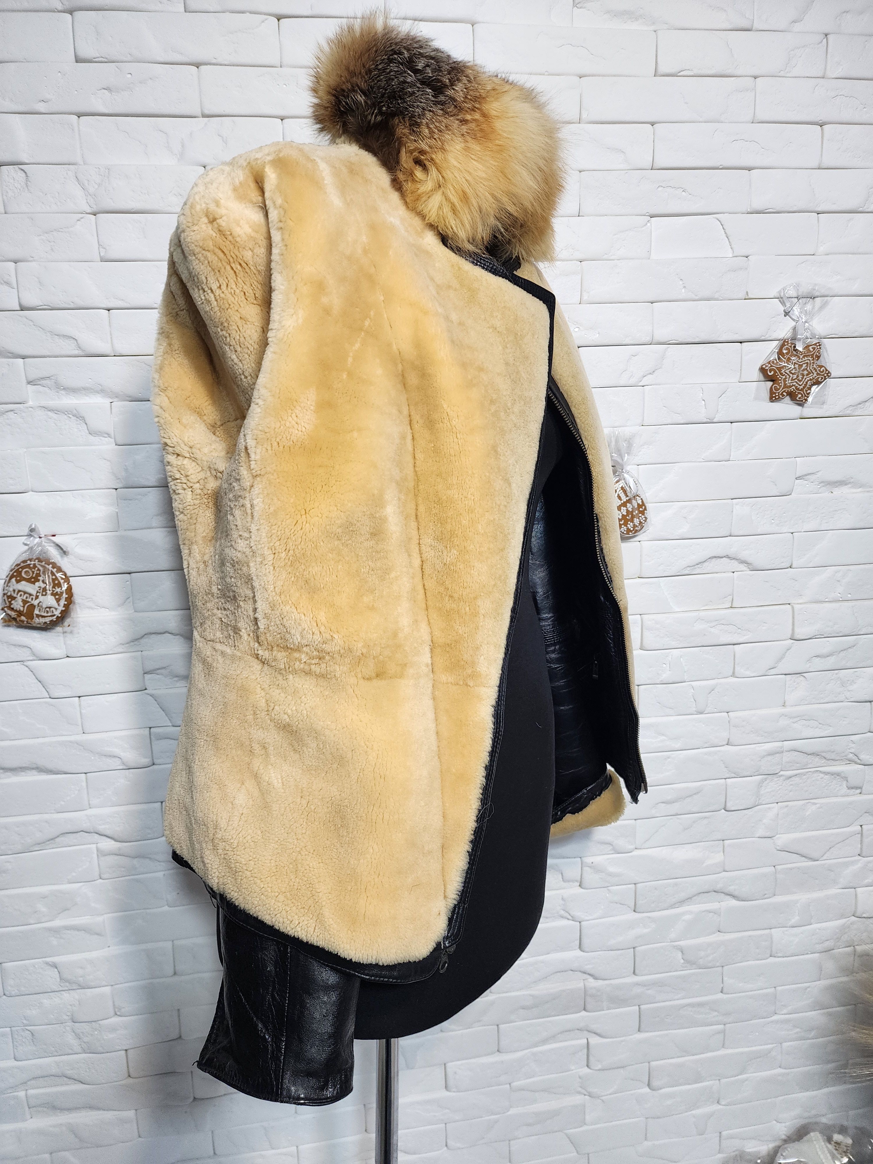 Furla Black Leather Fur Coat: Women's Warm Jacket Size M / US 6-8 / IT 42-44 - 9 Thumbnail