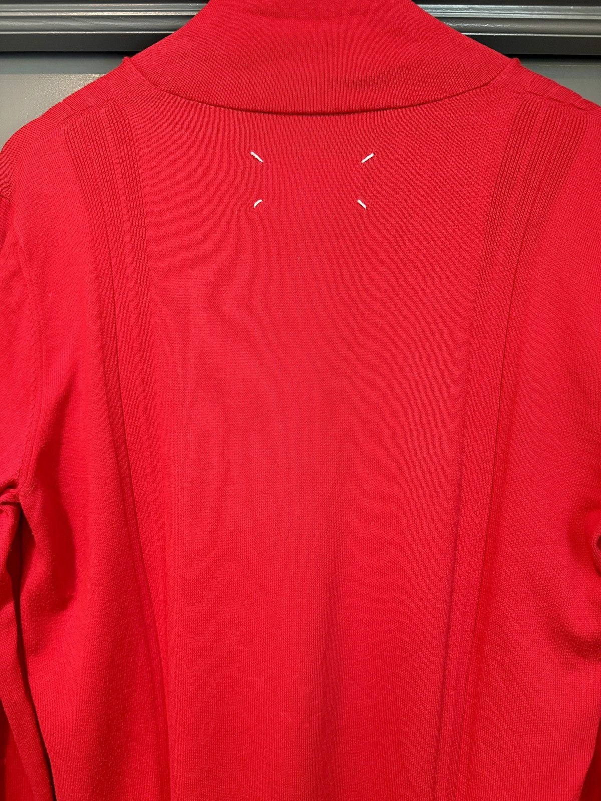 Maison Margiela MARGIELA RED VNECK SWEATER Size US S / EU 44-46 / 1 - 6 Thumbnail