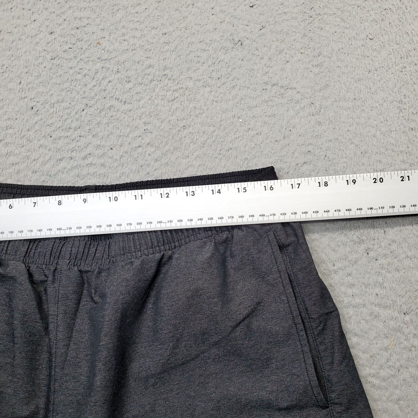 Rhone Rhone Mens Shorts L Gray Stretch Pleated Front Elastic Waist Pull On Sport Running Size US 33 - 5 Thumbnail