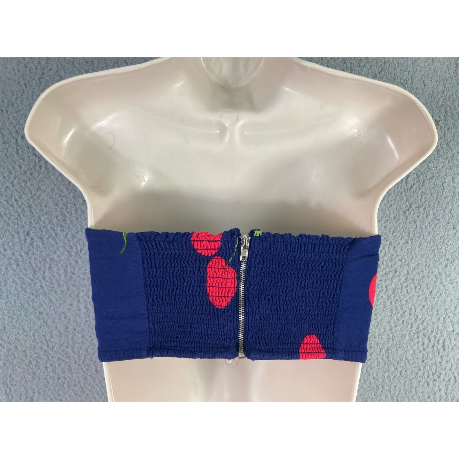 Forever 21 Forever 21 Women's S Cherry Print Tube Top Casual Fashion Size S / US 4 / IT 40 - 8 Thumbnail