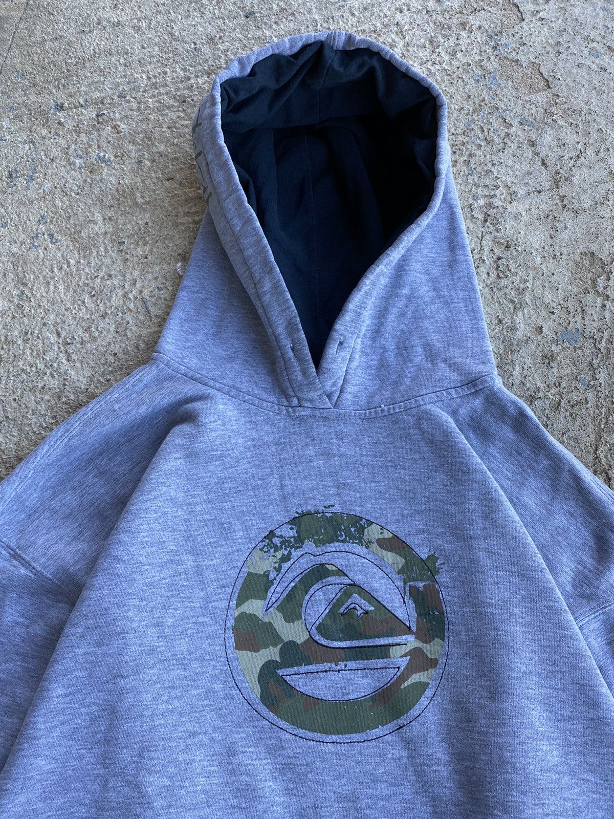 Quiksilver × Vintage Vintage Y2K Quiksilver Camo Center Logo Grey Hoodie Size US L / EU 52-54 / 3 - 3 Thumbnail