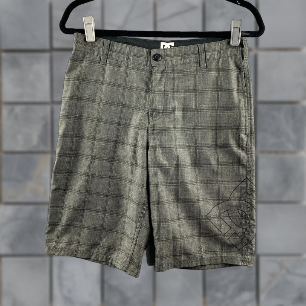 Vintage DC Shorts Mens 28 Gray Plaid Chino Embroidered Logo Zip Pockets Casual Comfort Size US 28 / EU 44 - 1 Thumbnail
