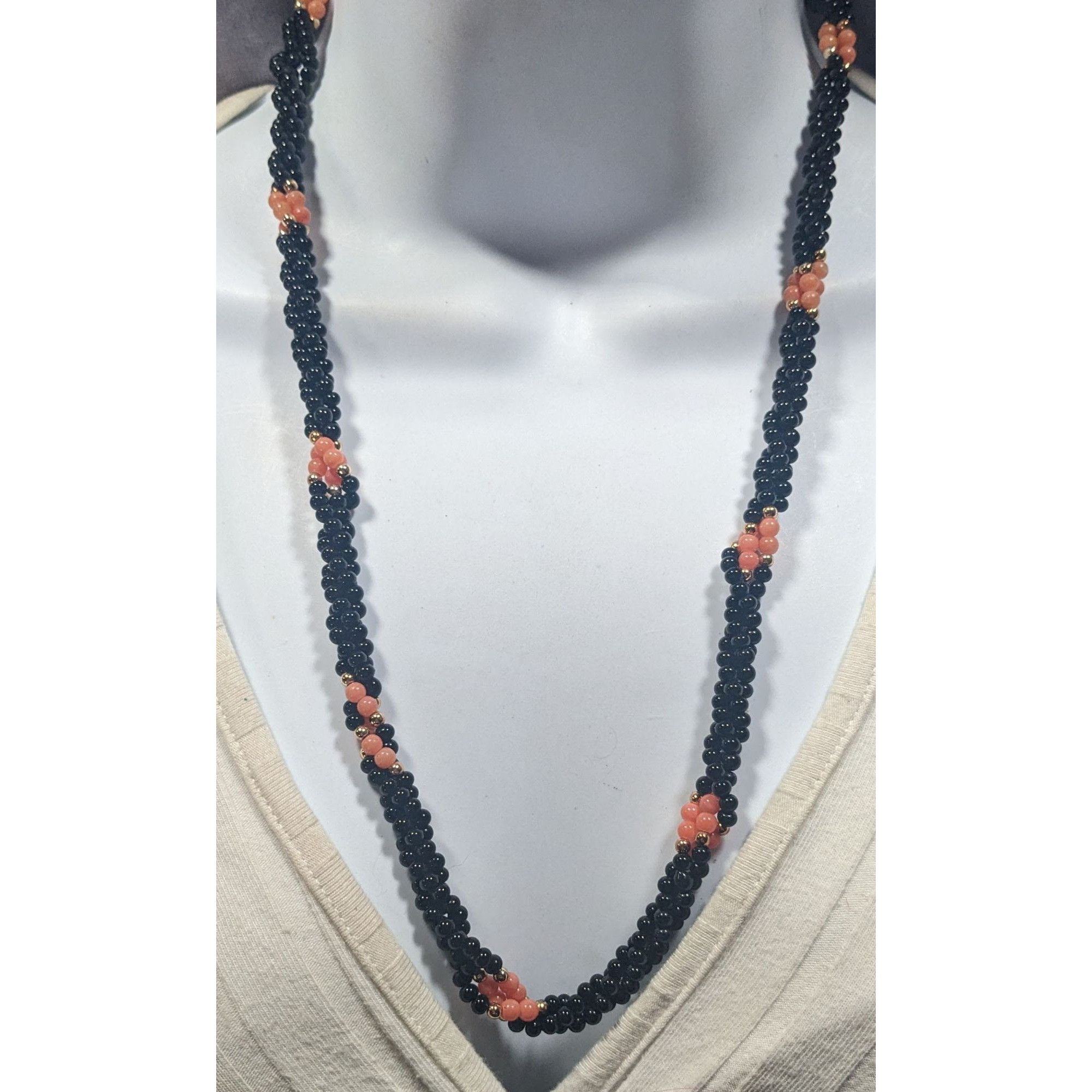 Other Vintage Twisted Black And Coral Tone Glass Beaded Necklace Size ONE SIZE - 2 Thumbnail