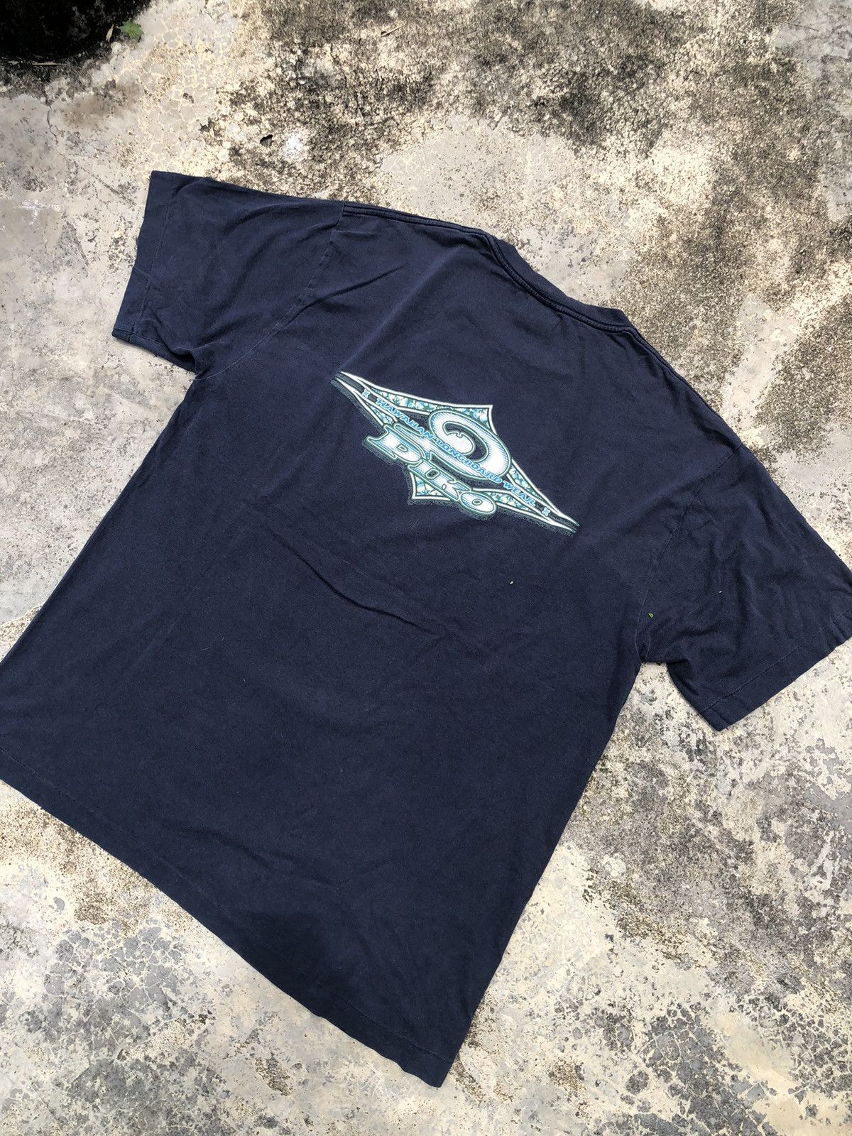 Quiksilver Vintage Y2K Sunfaded Piko Hawaiian Glitter Logo Backhit Tee Size US L / EU 52-54 / 3 - 2 Thumbnail