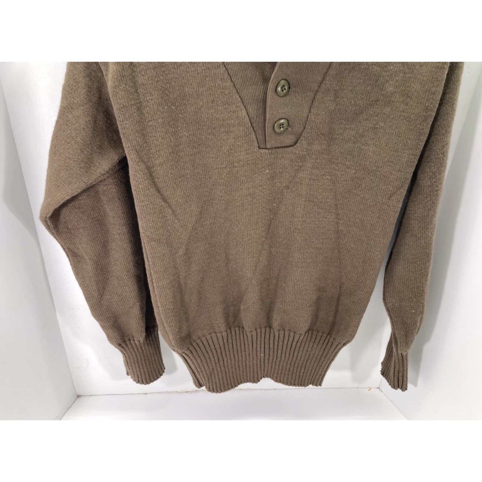 Vintage VINTAGE USGI Military Henley Sweater Men Medium Brown 5 Button Knit Long Sleeve Acrylic VTG Size US M / EU 48-50 / 2 - 3 Thumbnail