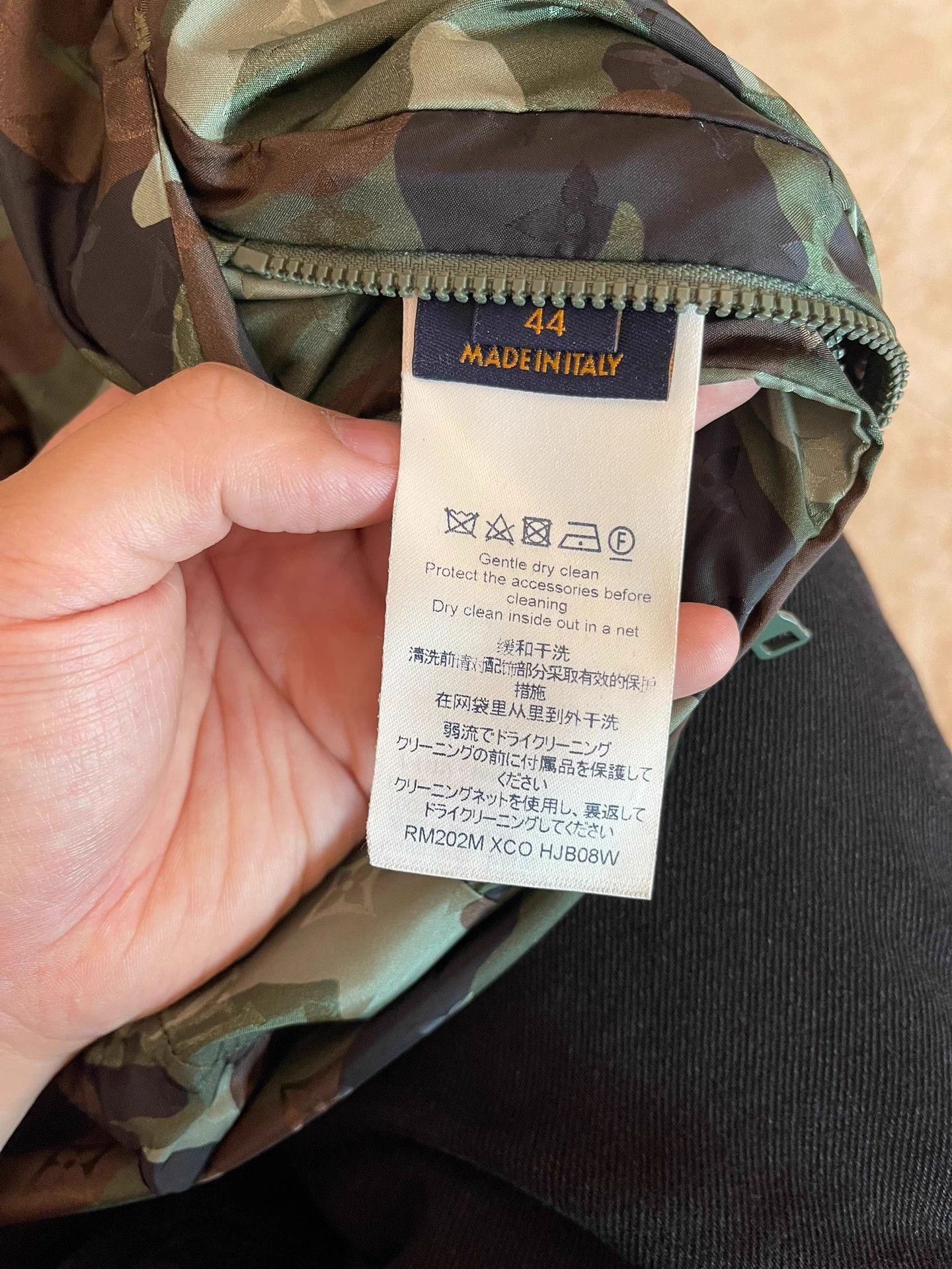 Louis Vuitton LV New Silk Camo Full Logo Lightweight Jacket 44 (50) Size US S / EU 44-46 / 1 - 6 Thumbnail