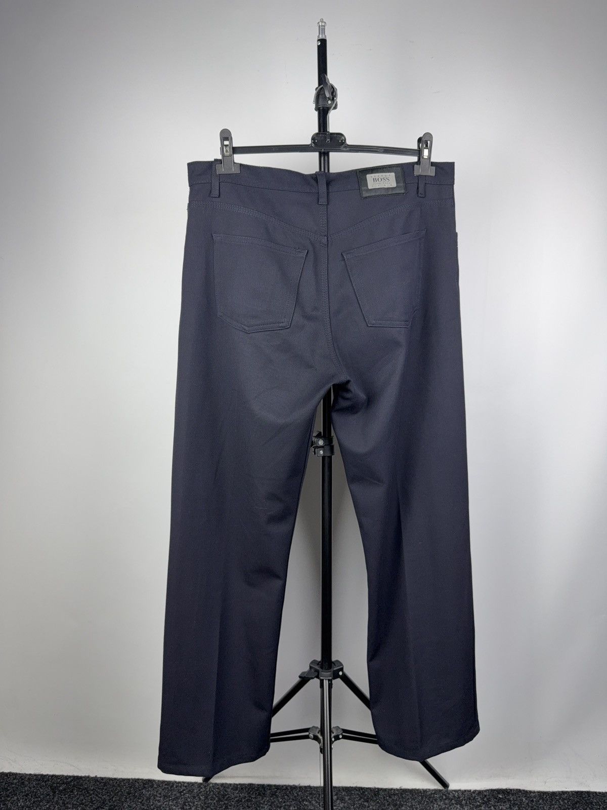 Hugo Boss Luxury Hugo Boss Italy Art in Fashion Cotton Straight Pants Size US 30 / EU 46 - 8 Thumbnail