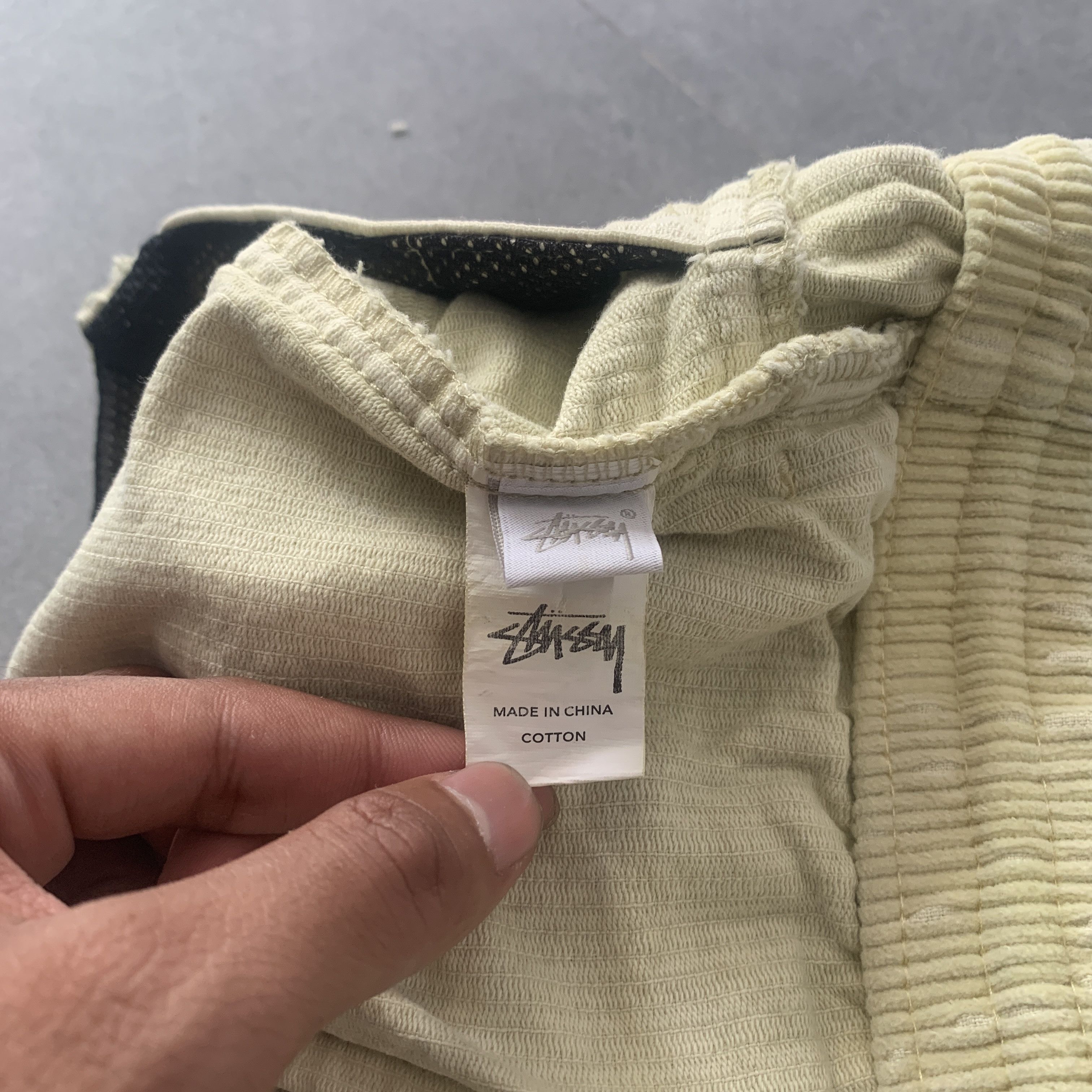 STUSSY AUSTRALIA CORDUROY SHORTS YELLOW - 28