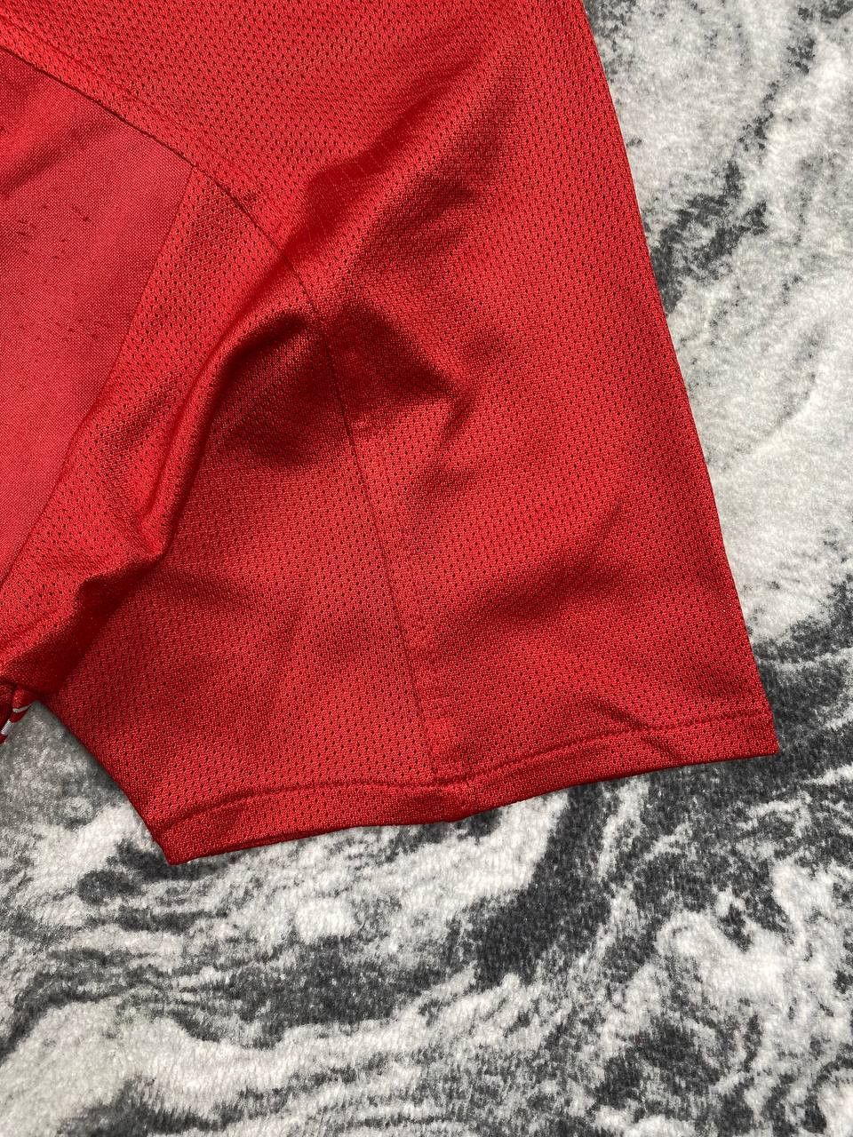 Nike Vintage Nike Air Max Tn T-Shirt 00s Men Size S Red Size US S / EU 44-46 / 1 - 3 Thumbnail