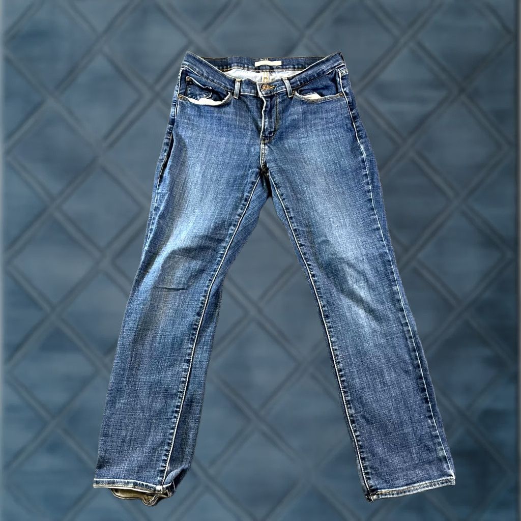 Levi's Levi's Classic Jeans Women 28 Blue Denim Medium Wash Streetwear Zip Fly Straight 5-Pocket Womens Jeans Blue 90s Retro Outdoor Size 28" / US 6 / IT 42 - 1 Thumbnail