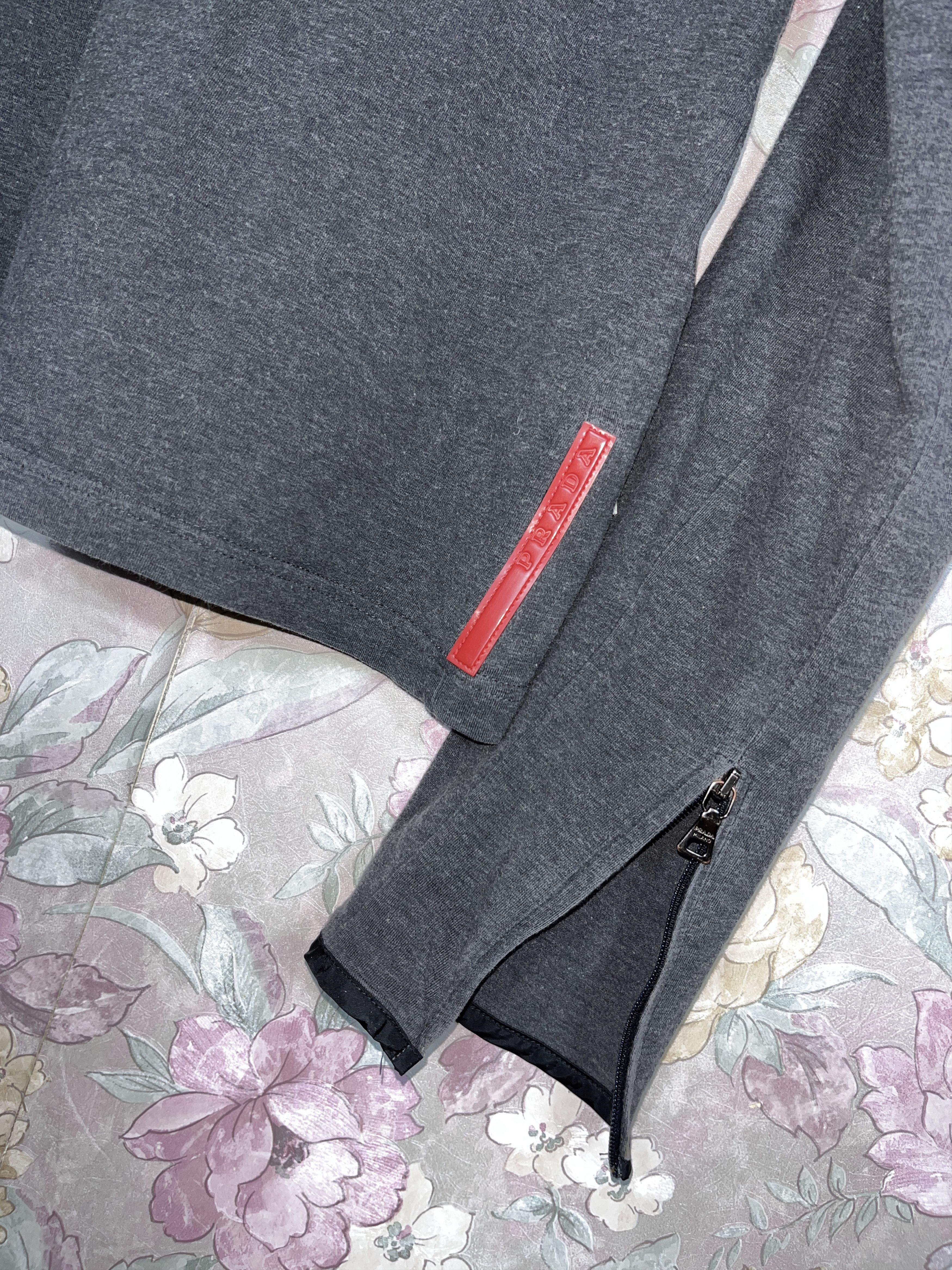 Prada Vintage Grey Prada Jumper Longsleeve Golf Sport Red Tab Size M / US 6-8 / IT 42-44 - 5 Thumbnail