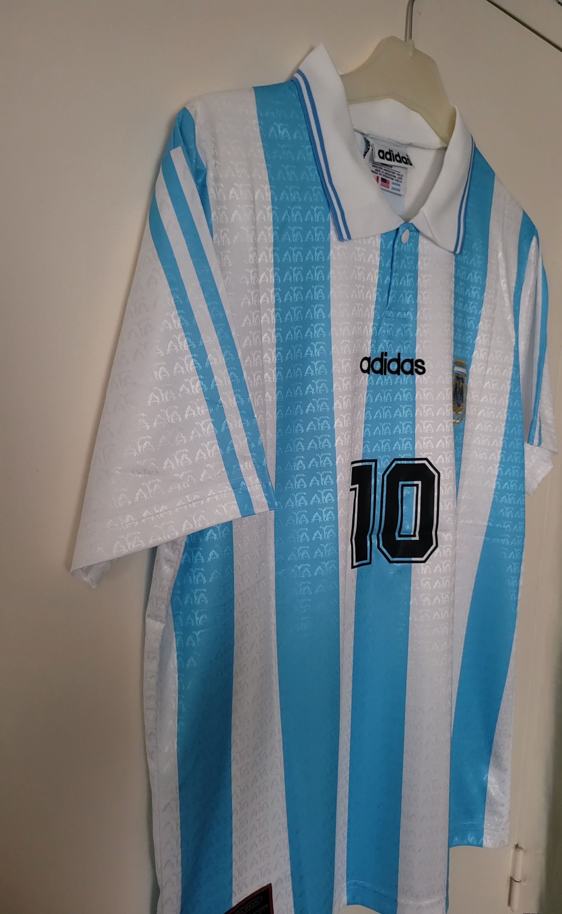 Other Argentina 1994 Maradona 10 Vintage Retro Football Jersey Size US L / EU 52-54 / 3 - 6 Thumbnail