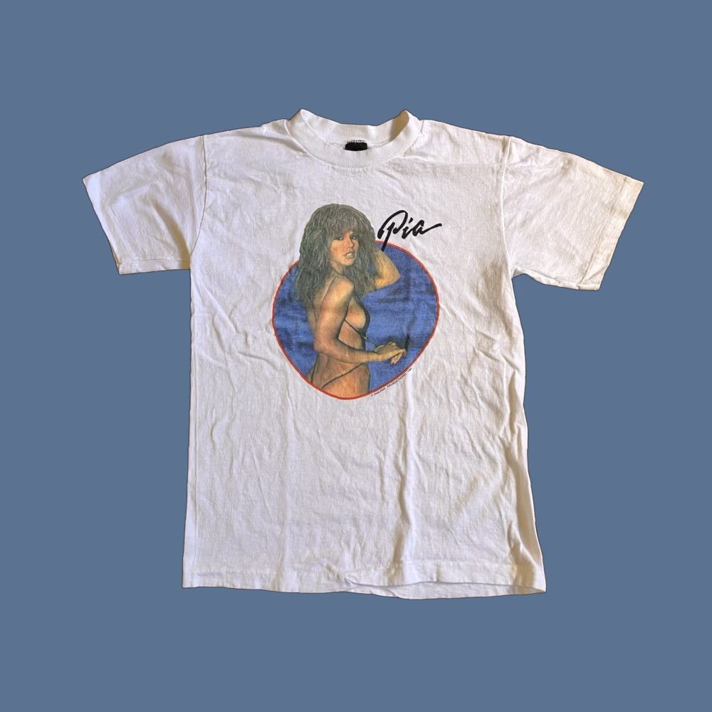 Anvil VINTAGE Pia Zadora Bikini Shirt Men’s S White 1980s T-Shirt Logo Pattern Graphic Print Nautical Retro 80s Mens Size US S / EU 44-46 / 1 - 1 Thumbnail