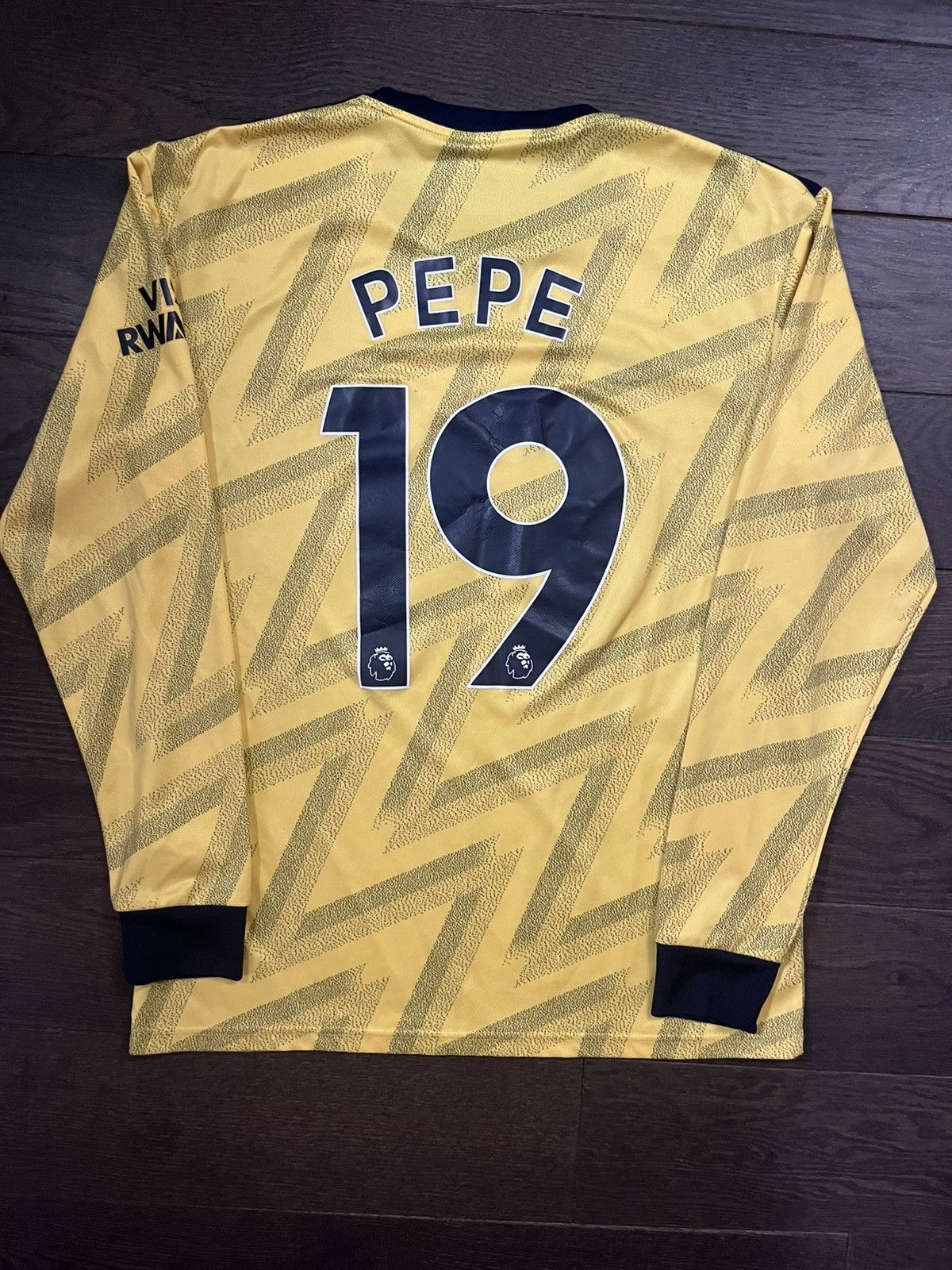 Adidas Long Sleeve Adidas Nicolas Pépé ARSENAL 19/20 Away Kit Size US M / EU 48-50 / 2 - 2 Thumbnail