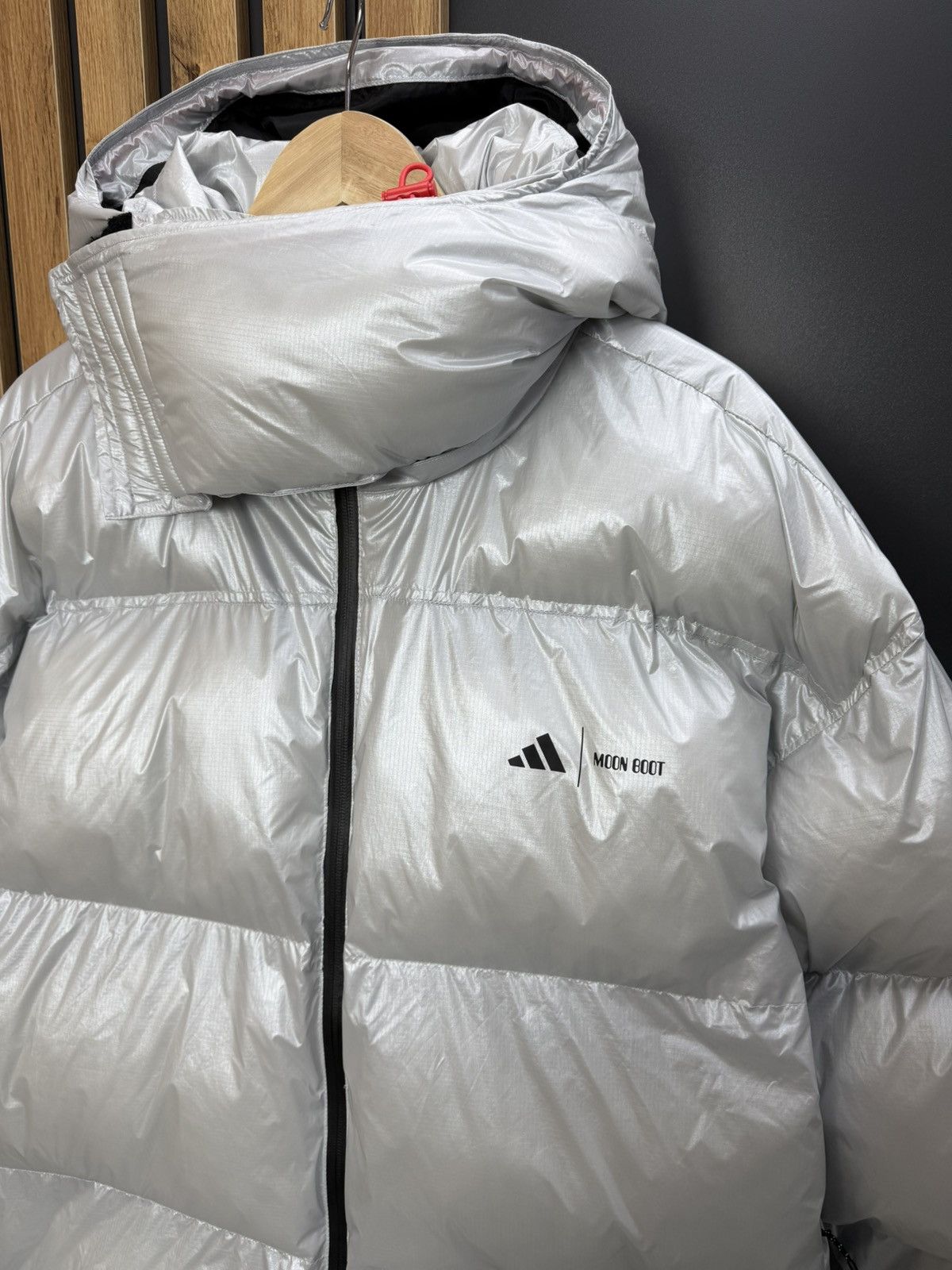 Adidas Adidas x Moon Boot Puffer Jacket Metallic Silver Size US L / EU 52-54 / 3 - 3 Thumbnail