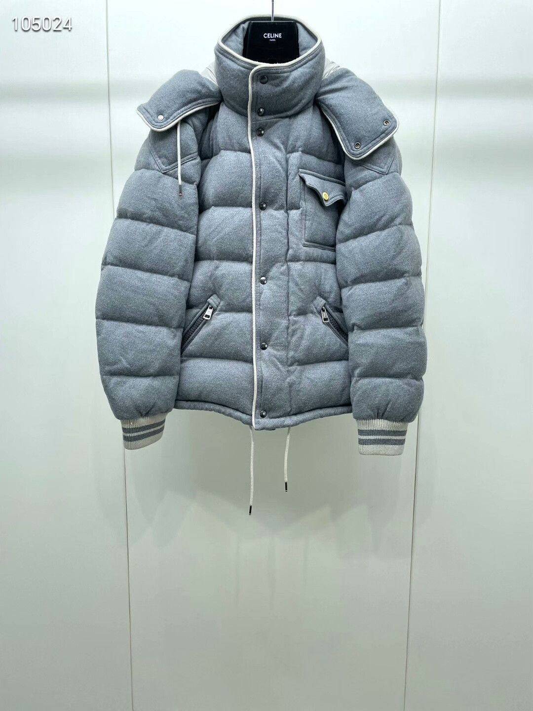 Moncler Moncler Women's Down Jacket Size XS / US 0-2 / IT 36-38 - 1 Thumbnail