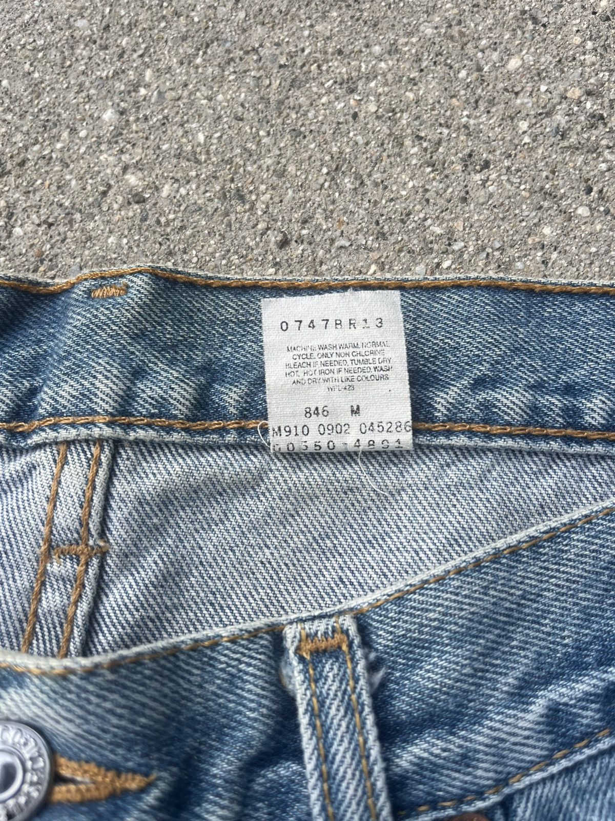 Levi's × Vintage Vintage Levi’s 550 Jeans Custom Distressed Thrashed Size US 34 / EU 50 - 4 Thumbnail
