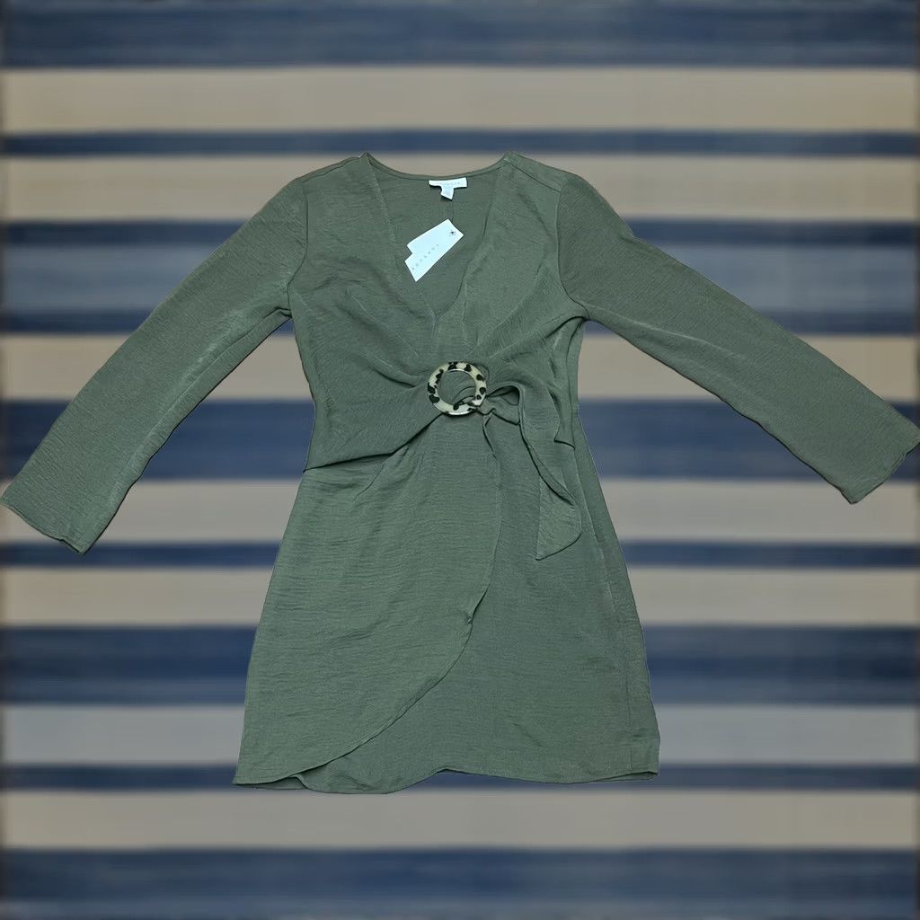 Topshop Topshop Green Long Sleeve V-Neck Dress Shirt Blouse Size 4 Polyester NWT Womens Regular Size S / US 4 / IT 40 - 1 Thumbnail