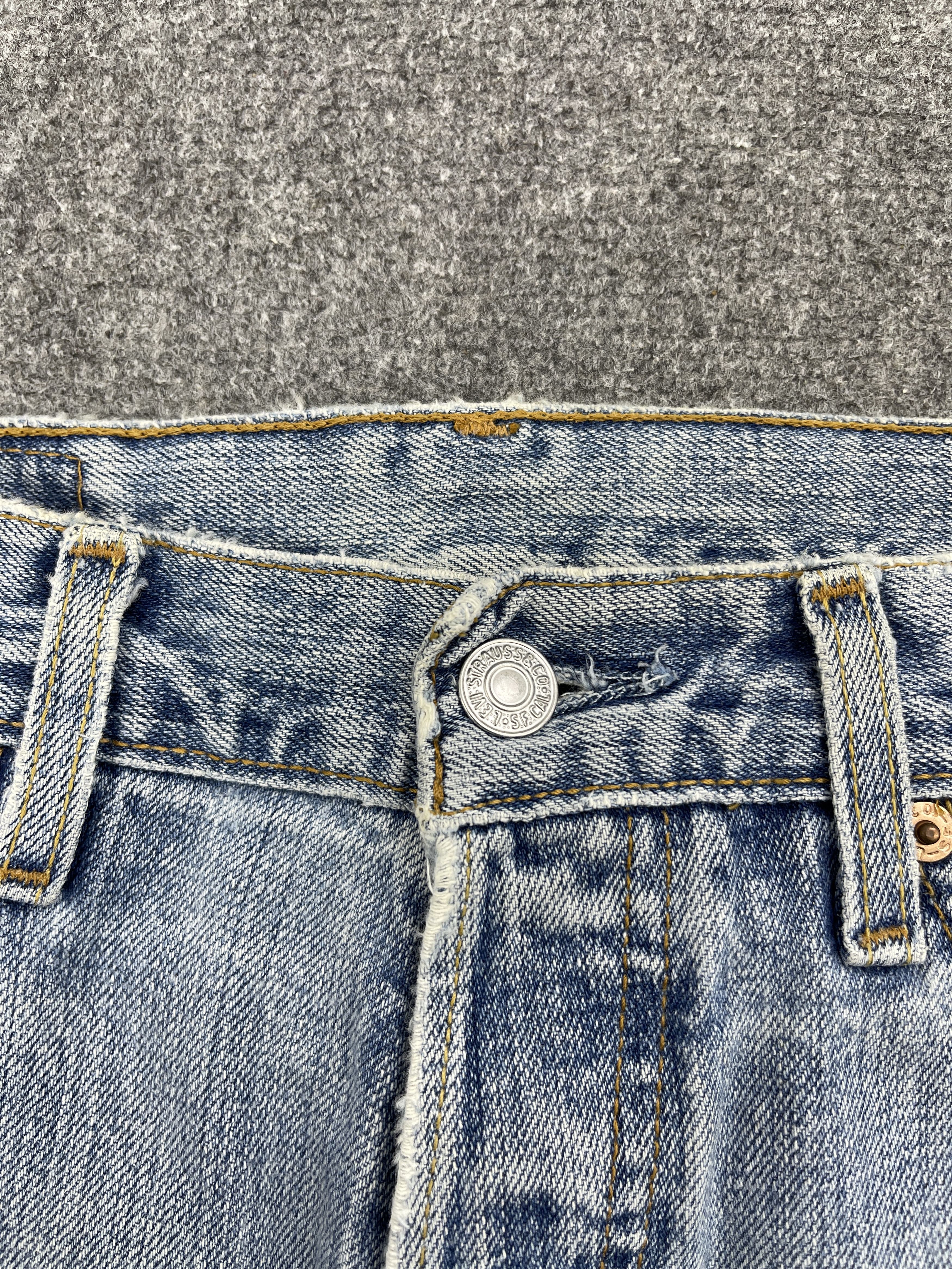 Levi's × Vintage Light Washed Vintage 90s Levi's 501 Jeans Size US 29 - 11 Thumbnail