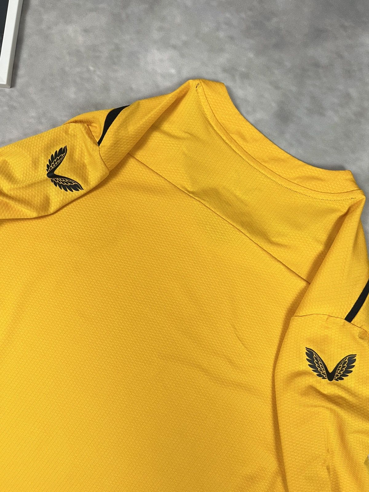 Castore Castore Wolves Pro Training Longsleeve Yellow M (2022-2023) Size US M / EU 48-50 / 2 - 6 Thumbnail