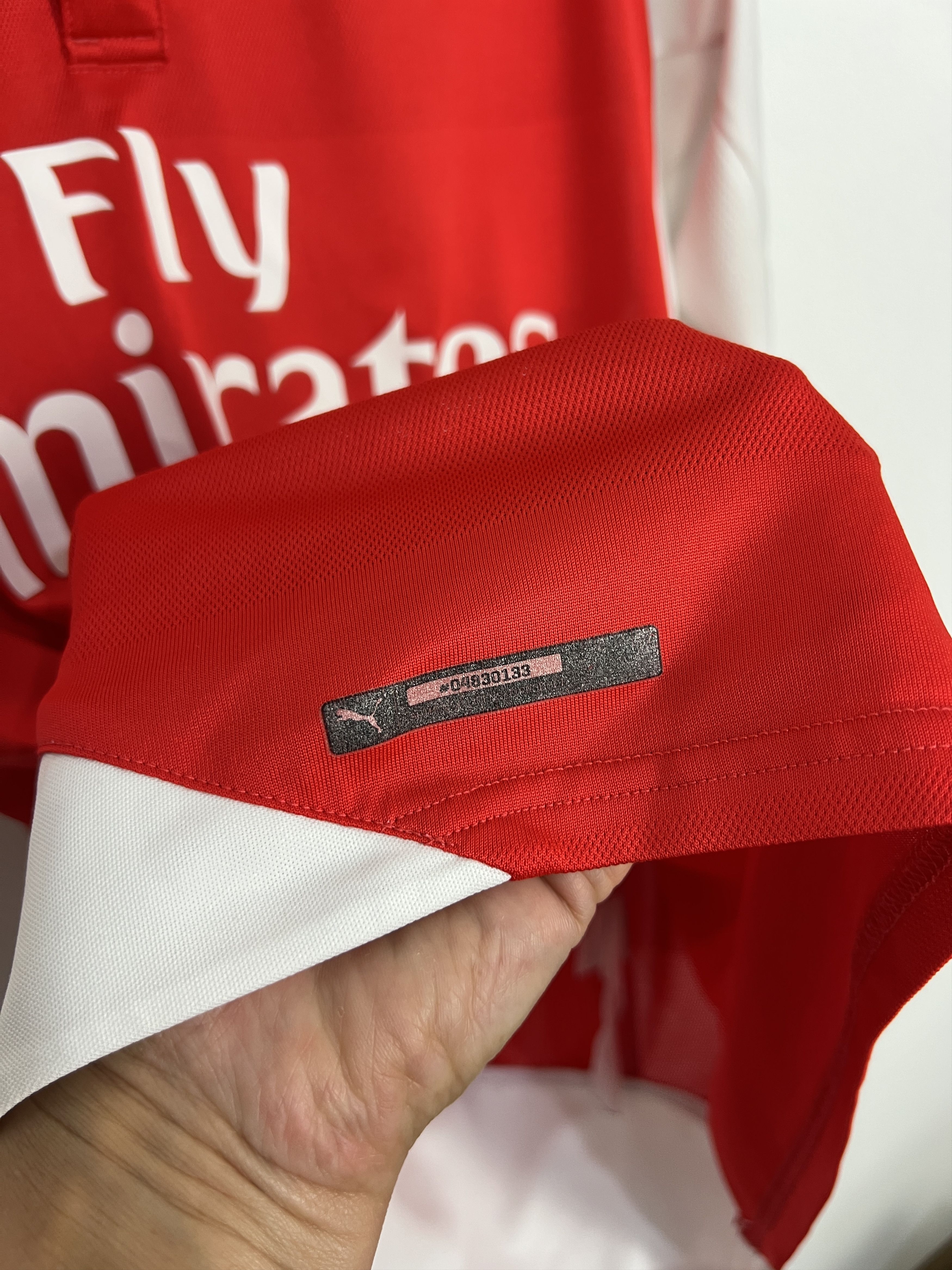 Puma Arsenal Home football shirt 2015 Soccer #17 Alexis Size US M / EU 48-50 / 2 - 8 Thumbnail