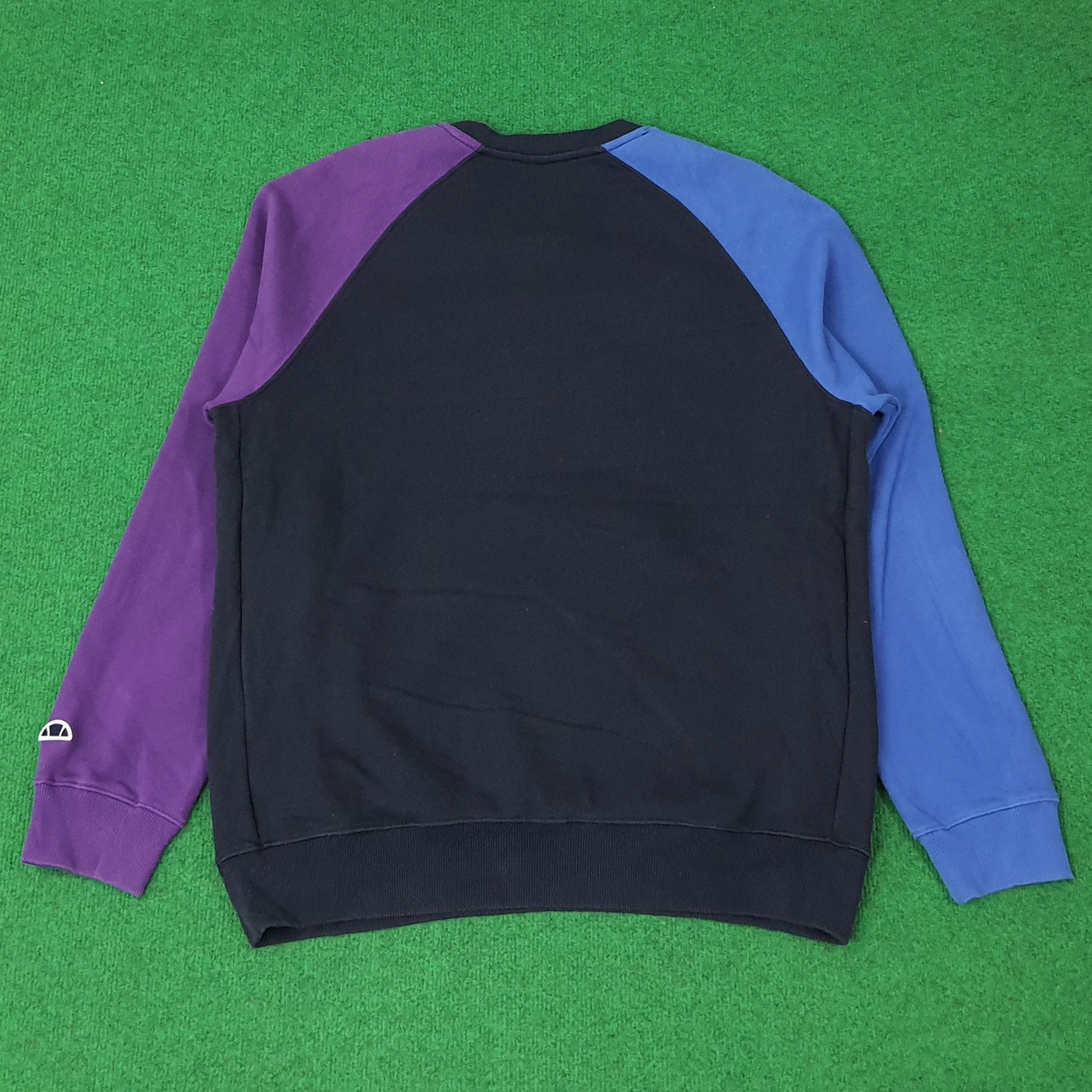 Ellesse Vintage Ellesse Italian Sportwear Raglan Sweatshirt C263N3 Size US L / EU 52-54 / 3 - 4 Thumbnail