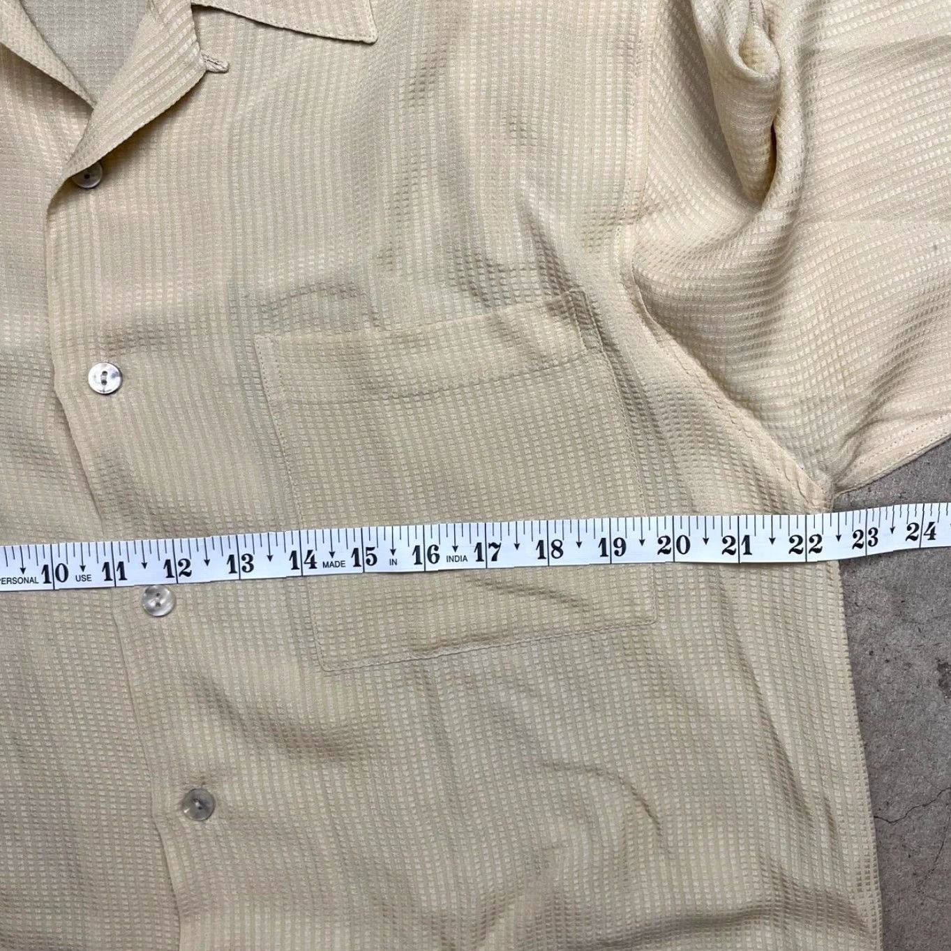 Vintage VINTAGE Reunion Silk Camp Collar Short Sleeve Button-Up Shirt M Beige Mens 100% Silk Likely Cream Medium Size US M / EU 48-50 / 2 - 3 Thumbnail