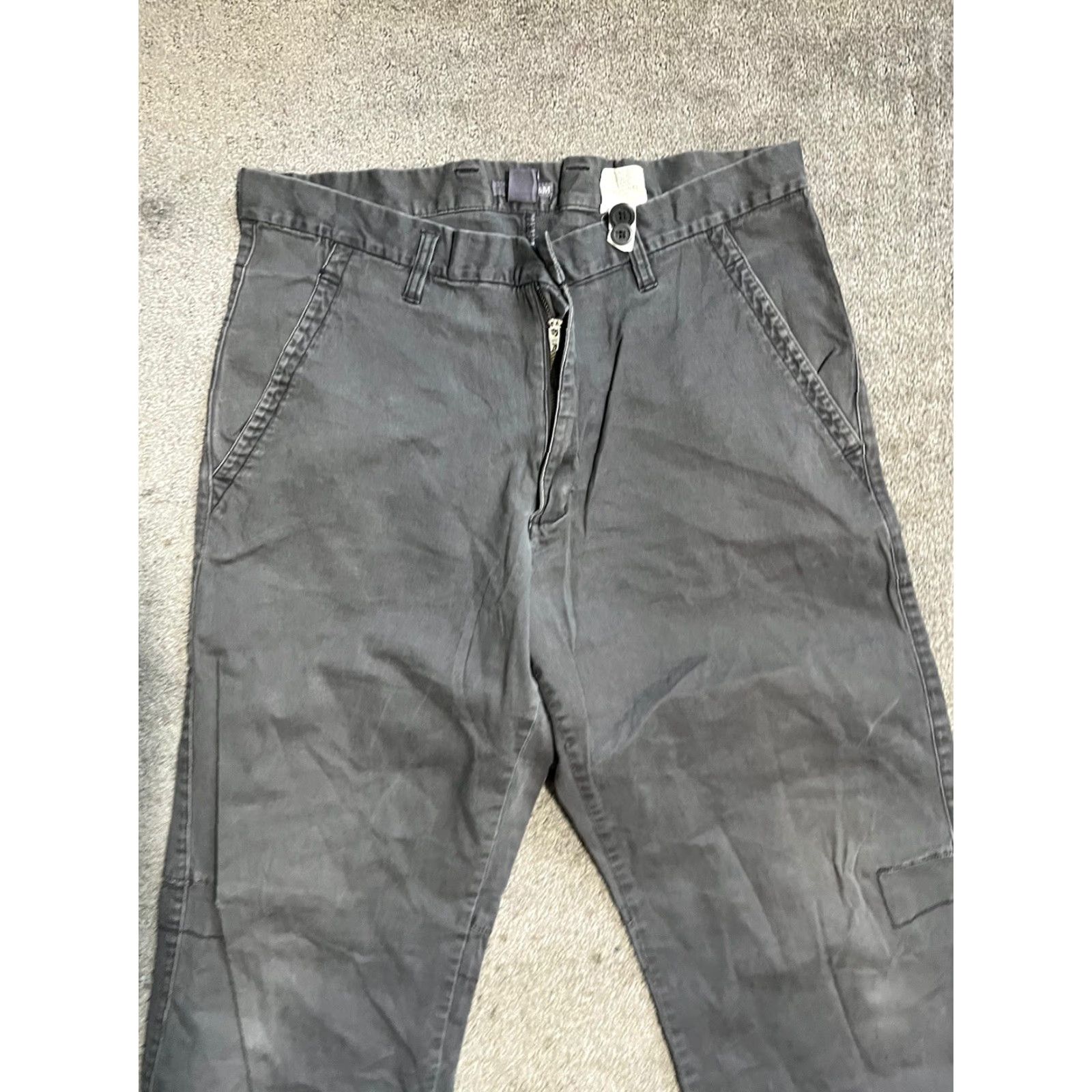 H&M H&M Pants Men Relaxed Fit 34 Waist 30 Inseam Gray Cotton Flat Front Chino 30 Regular Size 34 Mens Size US 34 / EU 50 - 2 Thumbnail