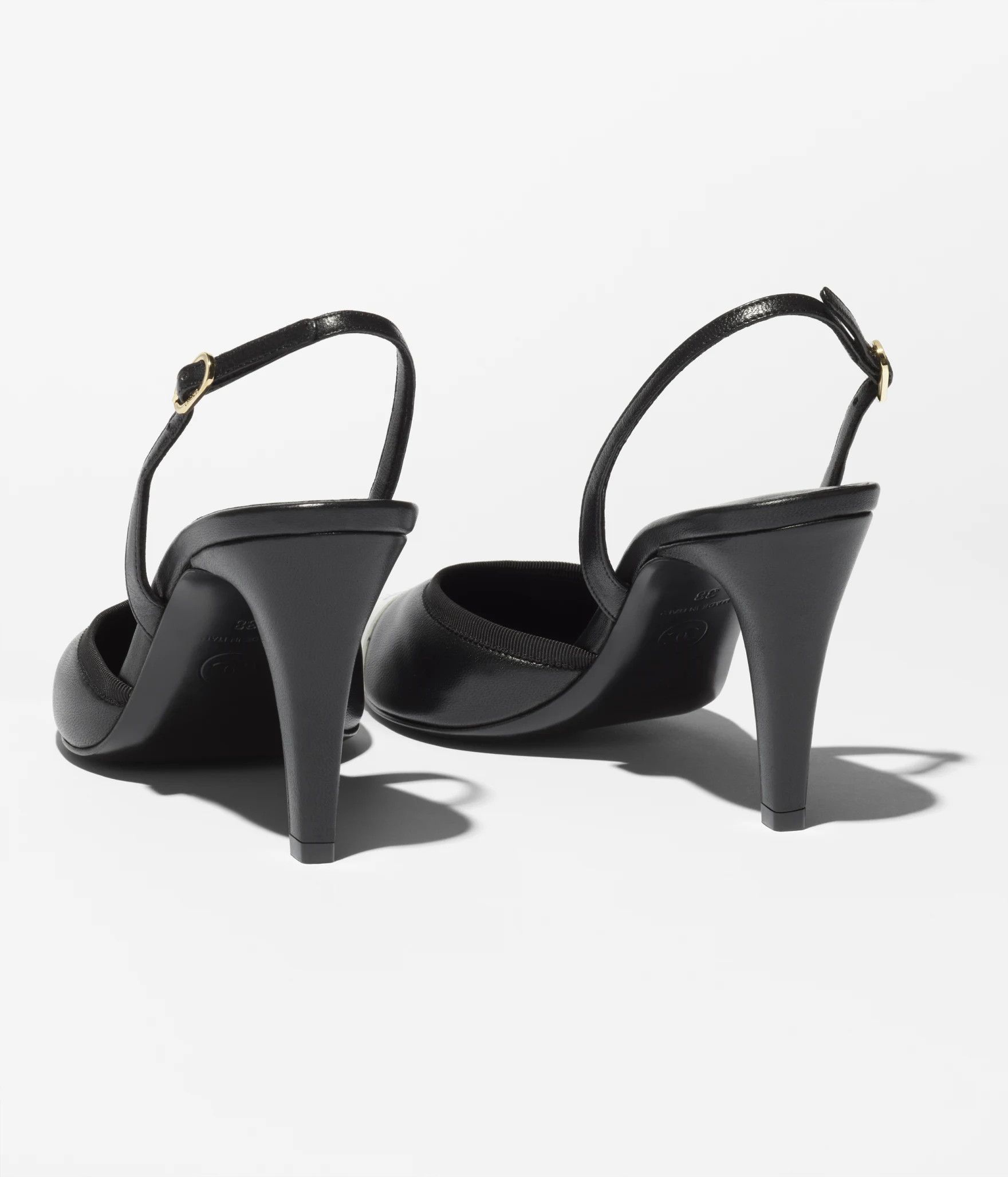 Chanel 26P White CC Logo Pointed Toe Slingback Mule Heel Pump 39.5 Size US 9.5 / IT 39.5 - 17 Thumbnail