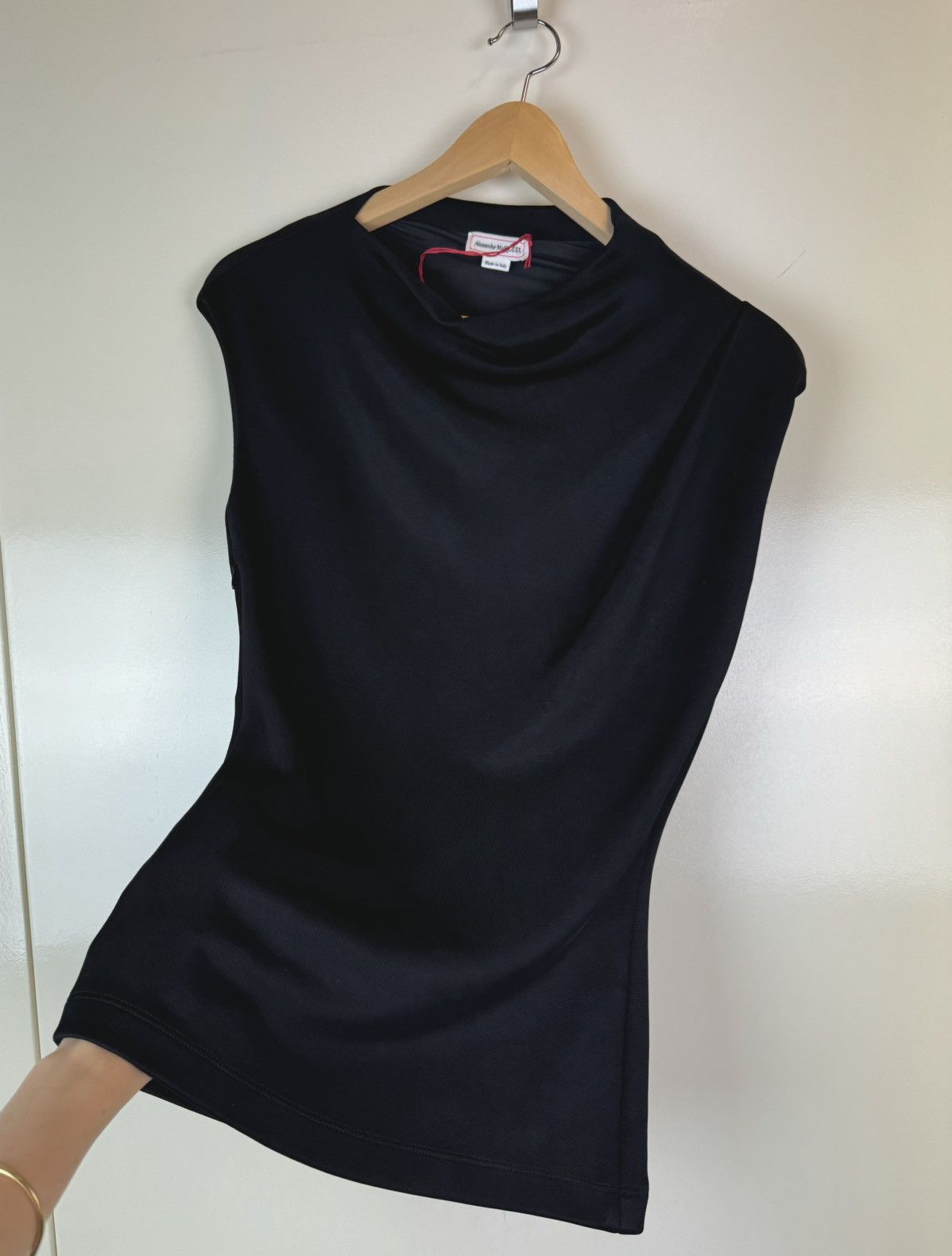 Alexander McQueen Alexander McQueen draped asymmetric sleeveless blouse top S Size S / US 4 / IT 40 - 12 Thumbnail