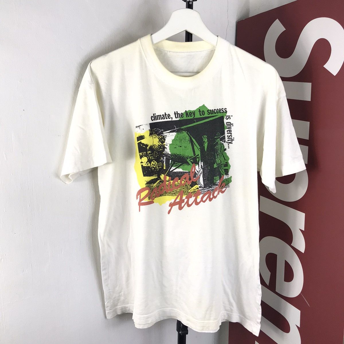Vintage Vintage hystorical radical attack world war 3 phototee Size US M / EU 48-50 / 2 - 1 Thumbnail