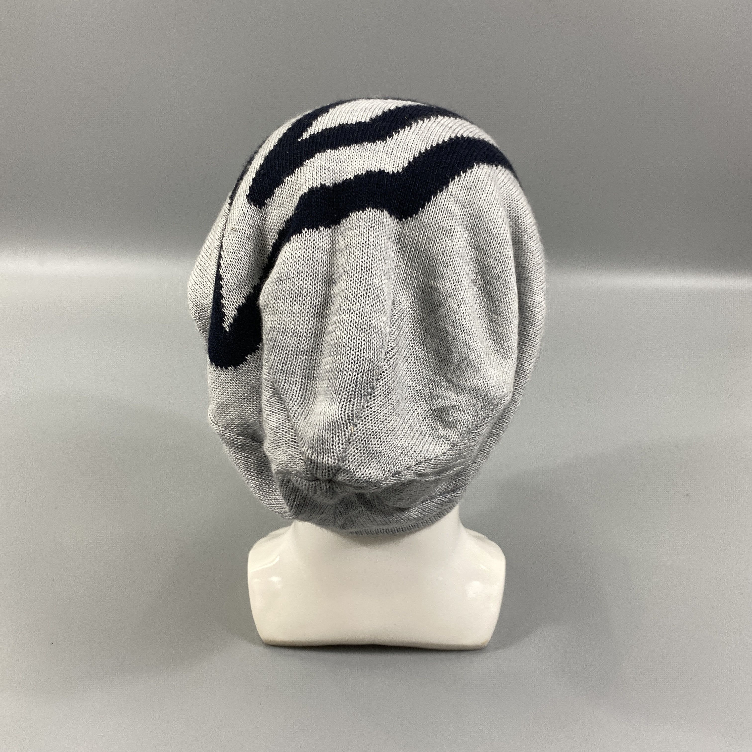Japanese Brand Umbro Big Logo Reversible Beanie Hat -BN1195 Size ONE SIZE - 4 Thumbnail