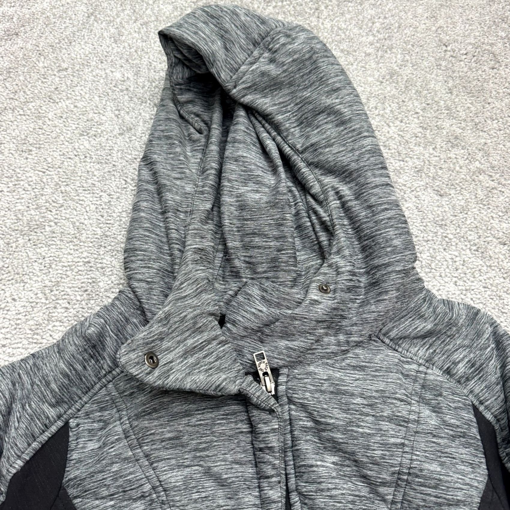 The North Face The North Face Pseudio Quilted Hoodie Jacket Womens XS Gray Colorblock Size XS / US 0-2 / IT 36-38 - 4 Thumbnail