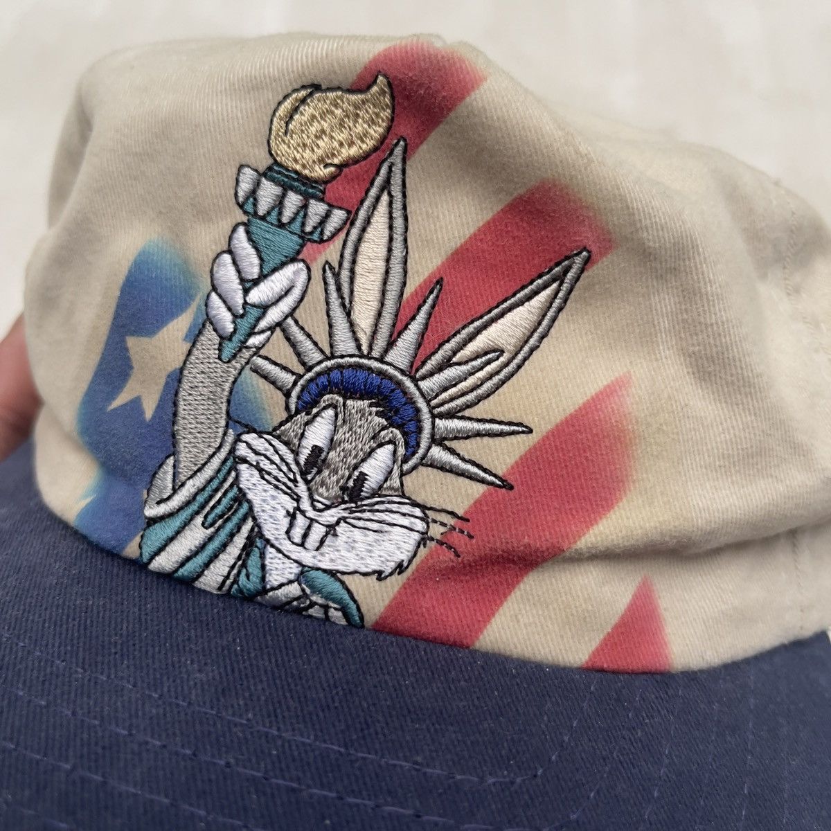Warner Bros Vintage 90s BUGS BUNNY STATUE OF LIBERTY USA FLAG Snapback Size ONE SIZE - 2 Thumbnail